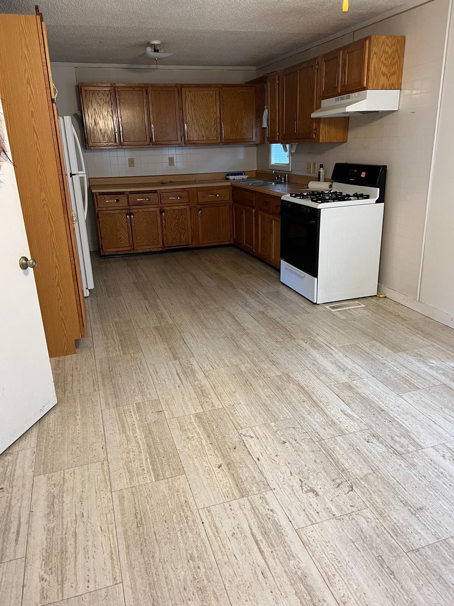 Flippin - Residential Lease