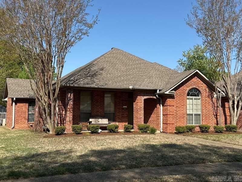 UNDER CONTRACT BEFORE LISTED.