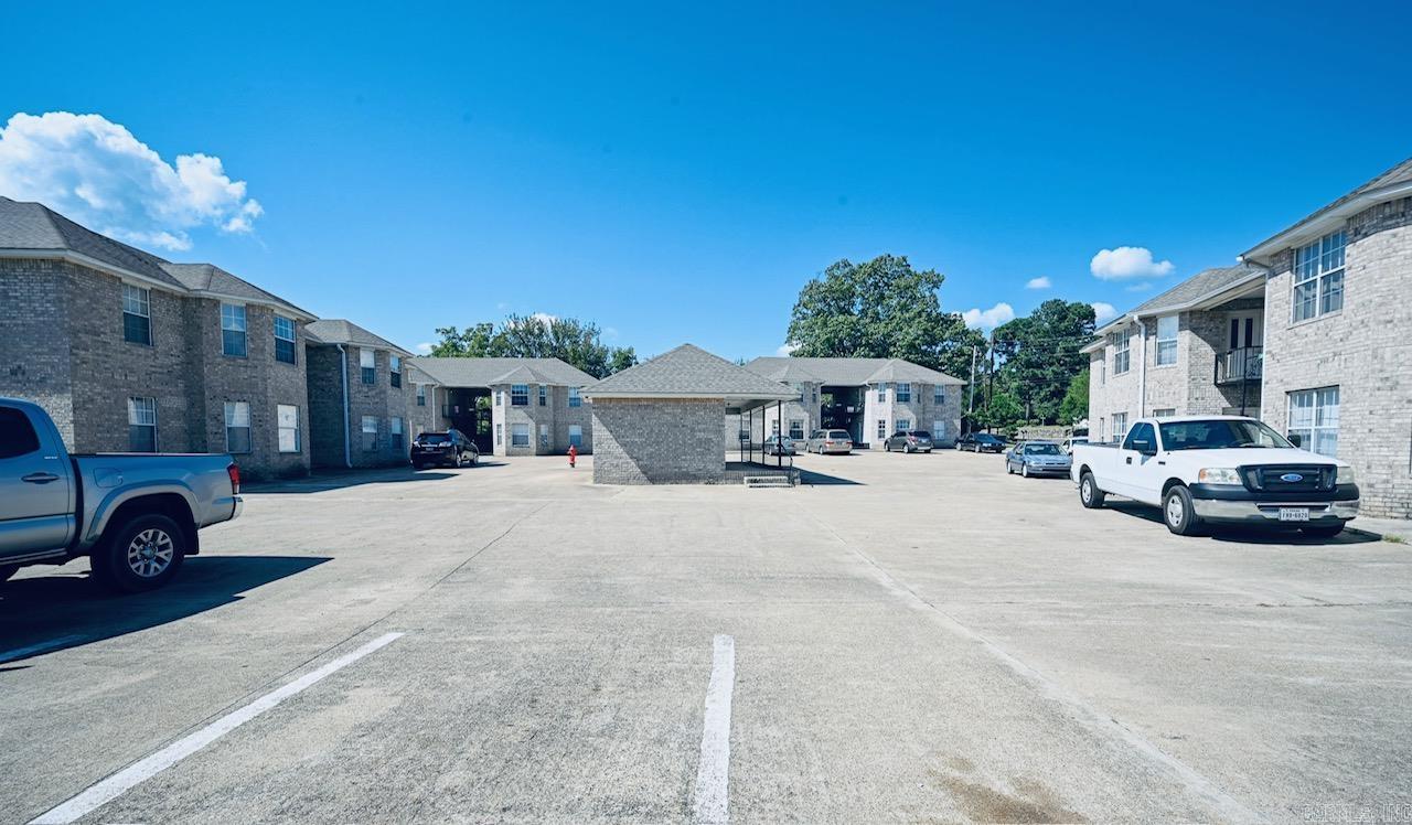 Hyde Park - Commercial Sale