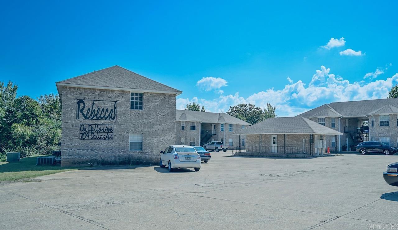 20 Upscale well maintained apartments located in Mena, AR.  There are 8-1 bedroom 1 bath apartments, 12- 2 bedroom apartments. Coin operated laundry (machines 2-3 yrs old) 15 commercial storage units behind apartments to rent for additional income.