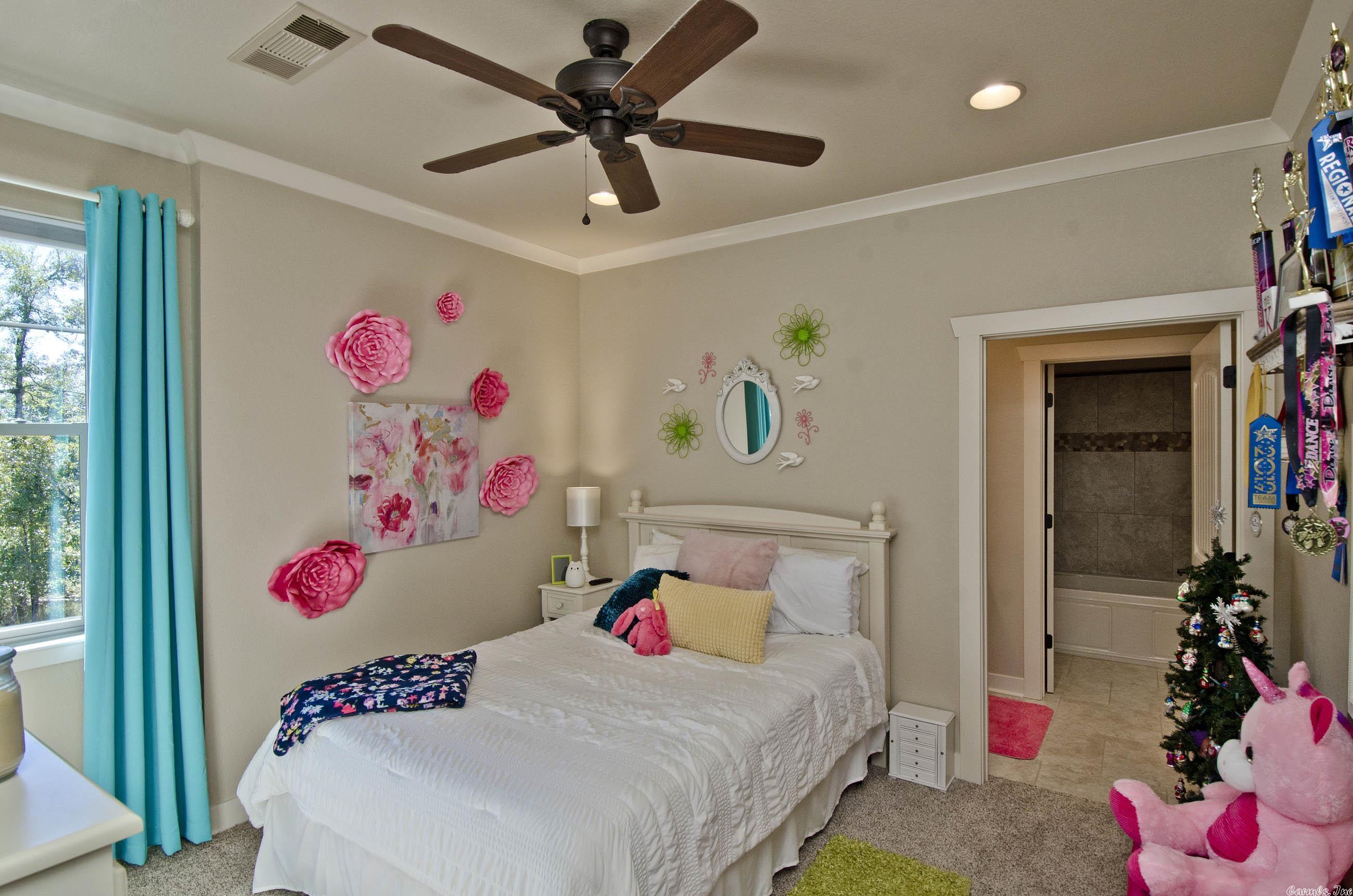 LAKE FOREST SHORES - Residential