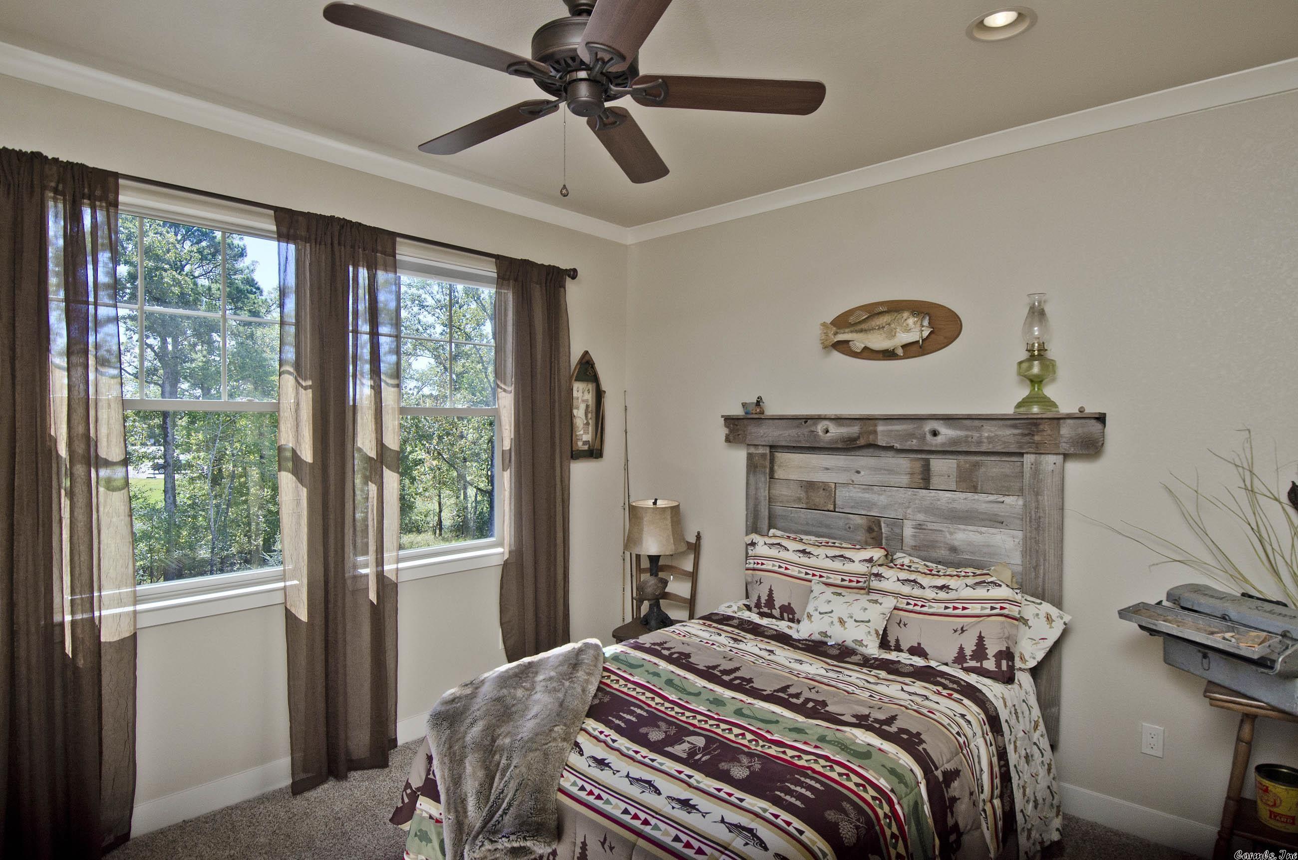 LAKE FOREST SHORES - Residential