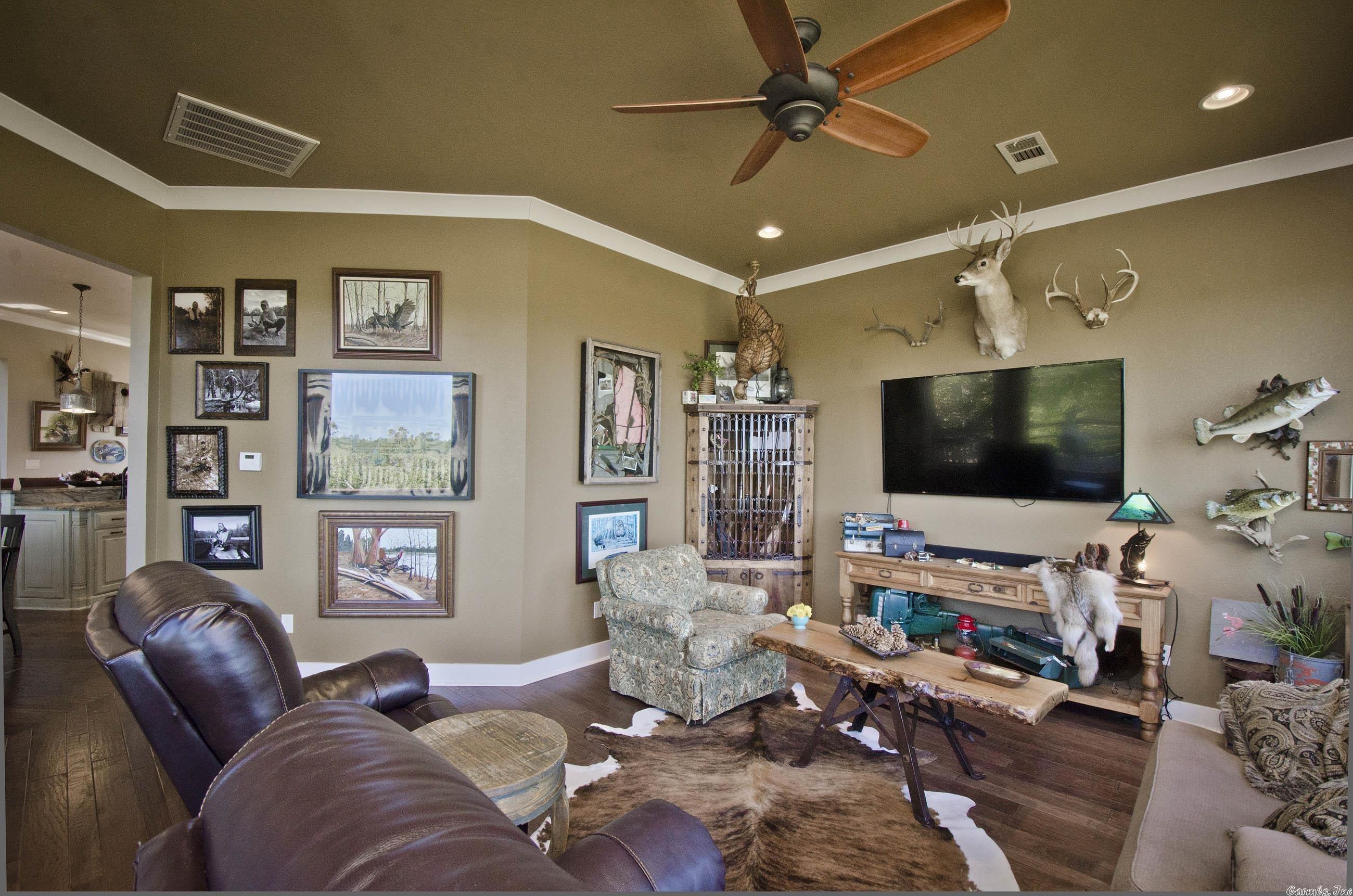 LAKE FOREST SHORES - Residential