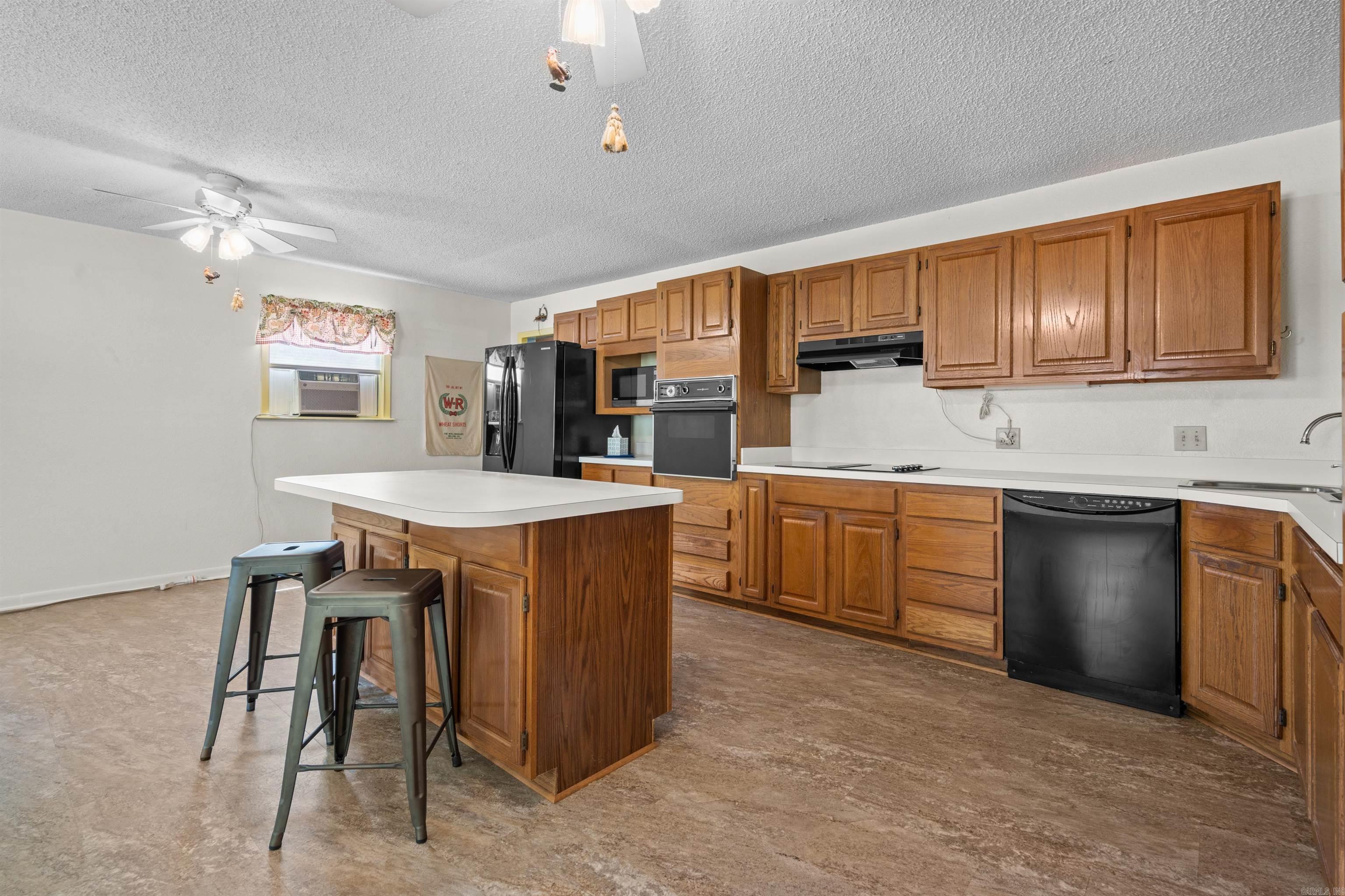 COVE VALLEY ESTATES - Residential