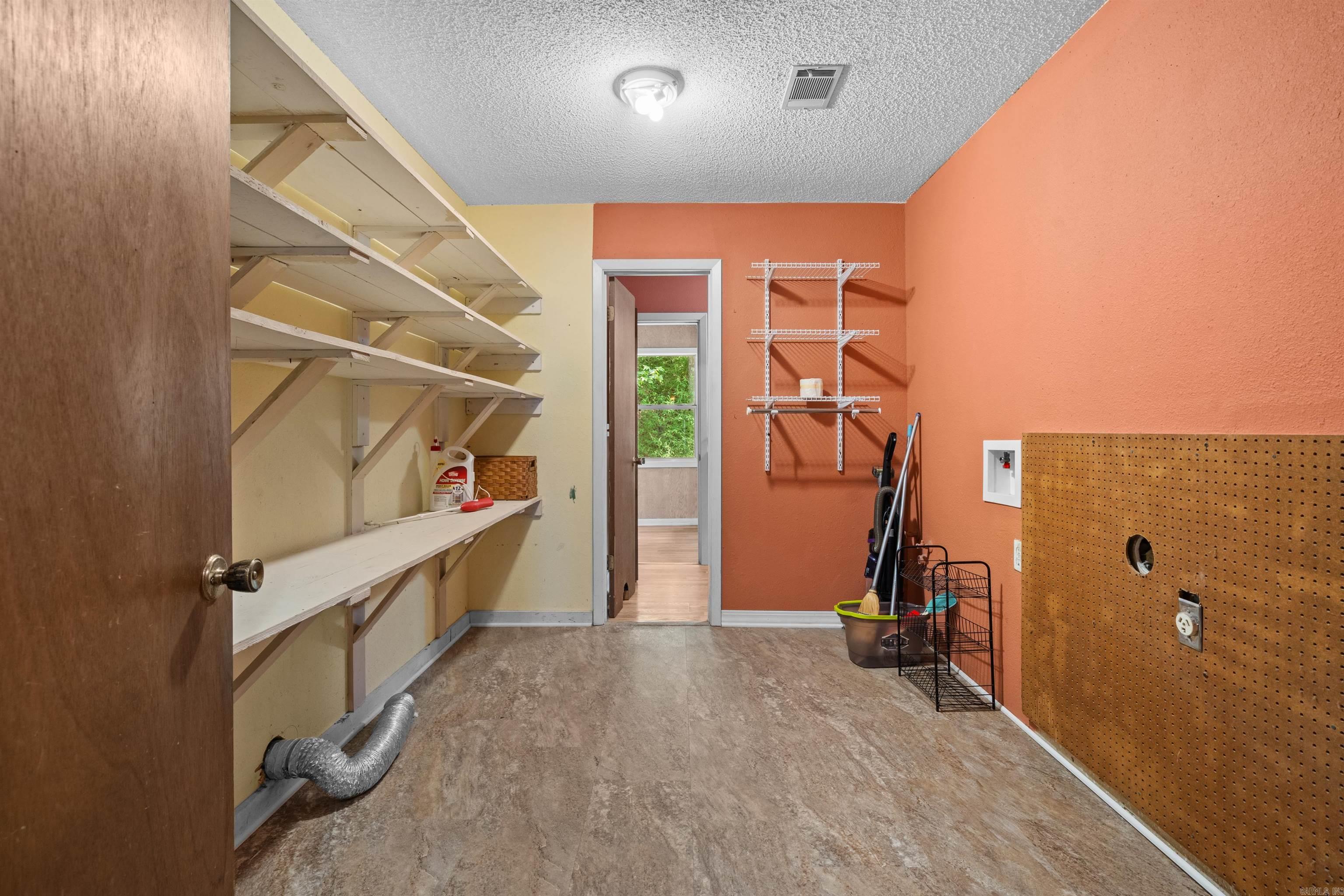 COVE VALLEY ESTATES - Residential