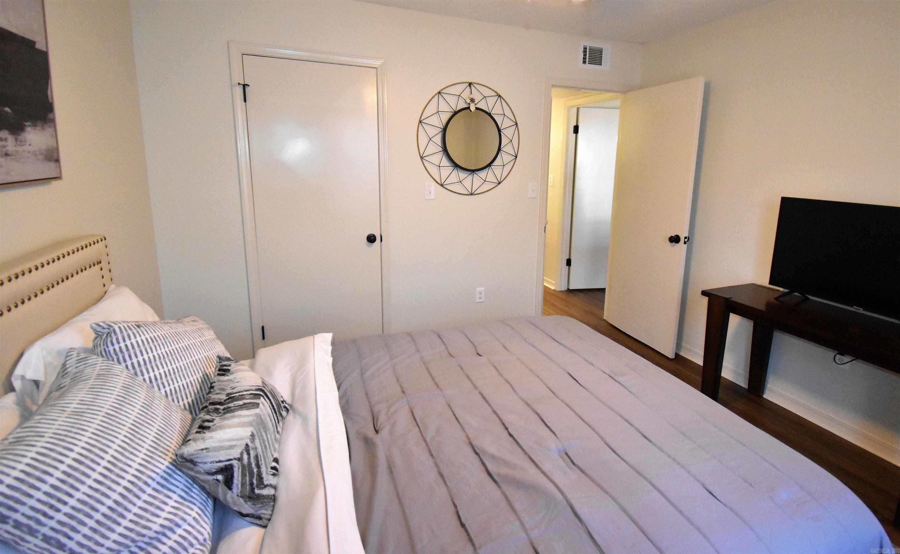 River Oaks Commons - Residential