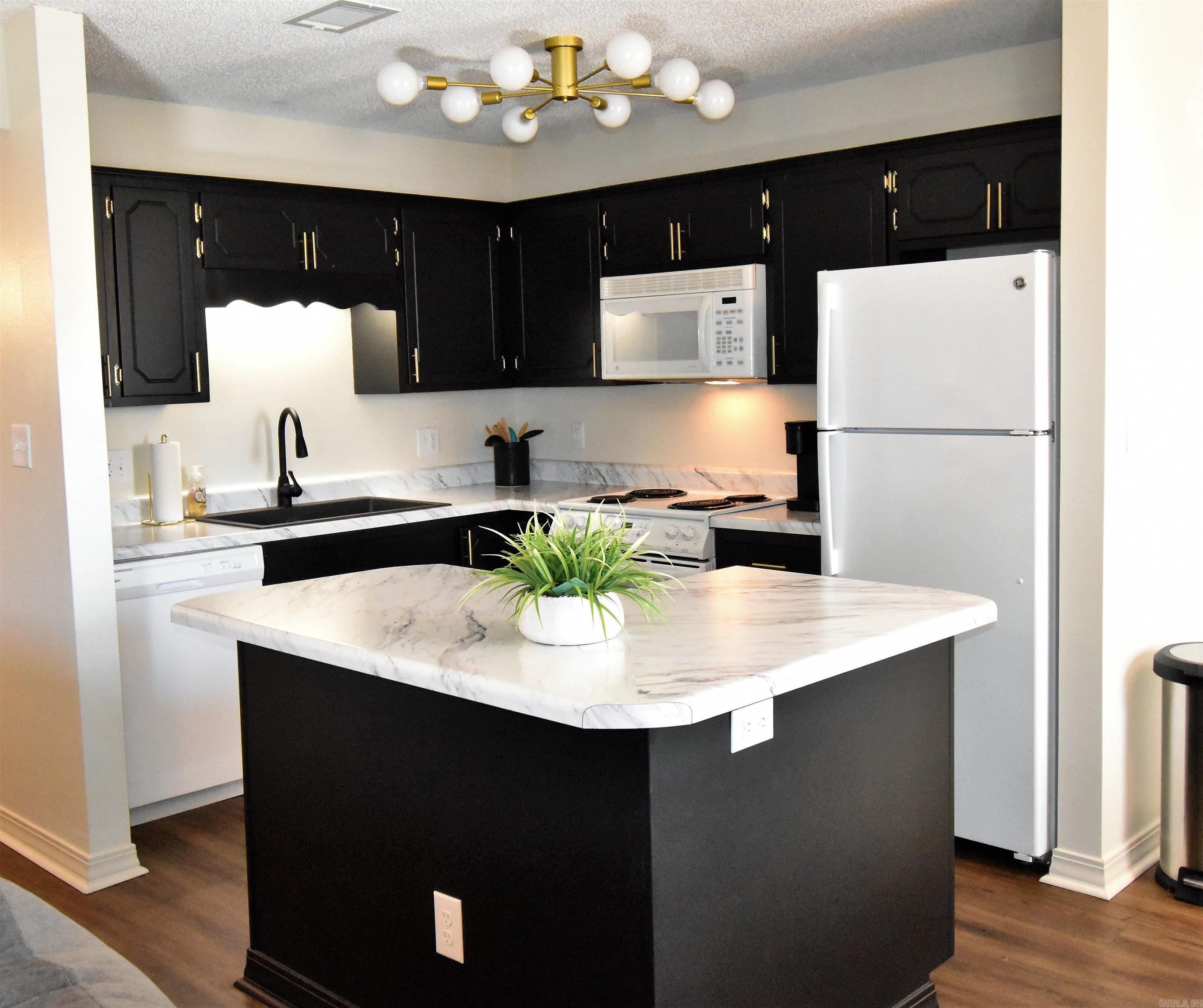 River Oaks Commons - Residential