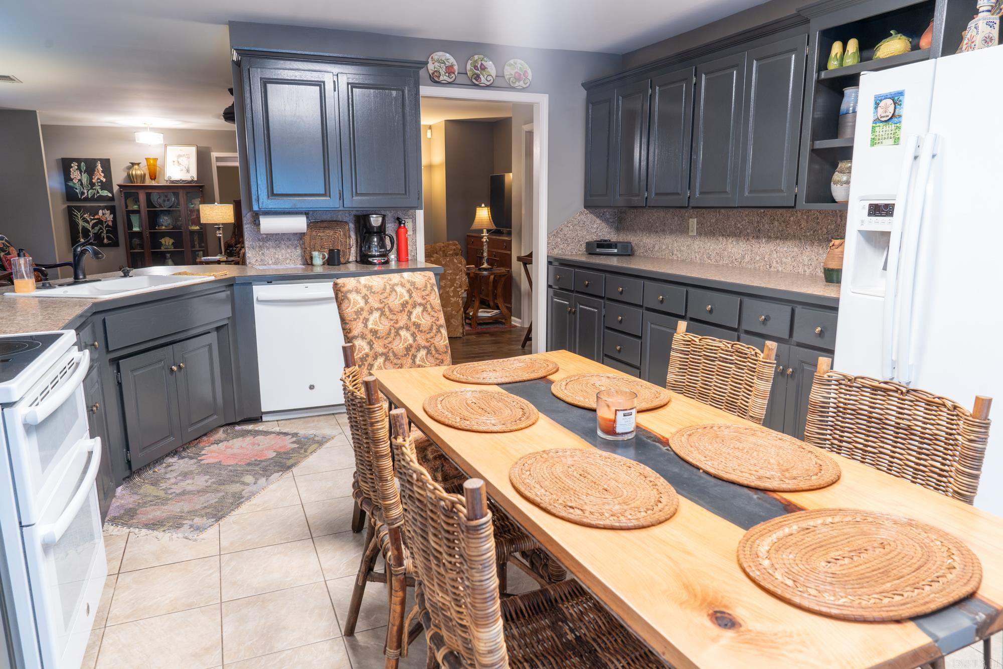 NORTHSHORE GARDENS - Residential