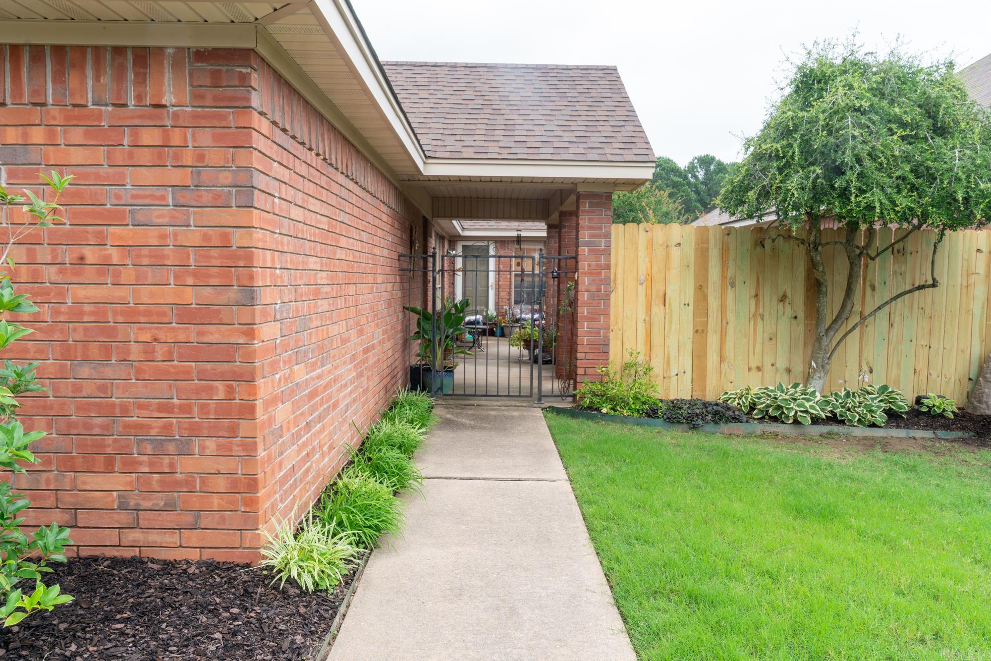 NORTHSHORE GARDENS - Residential