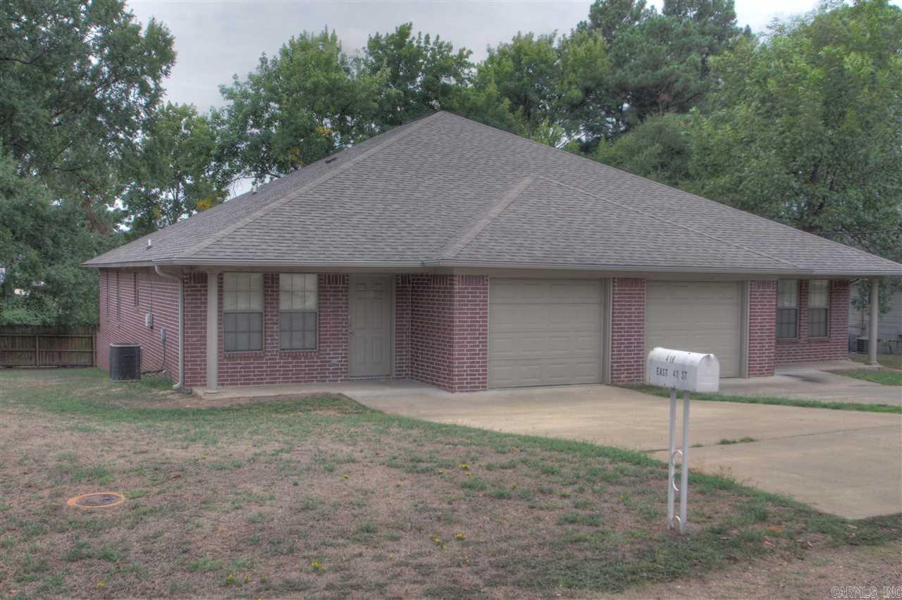 Beautiful 3/2 Duplex in a great neighborhood, with a nice large kitchen and Beautiful new floors in the living room and bedrooms. A nice small patio and fenced in yard add to the charm. Some pets are accepted.