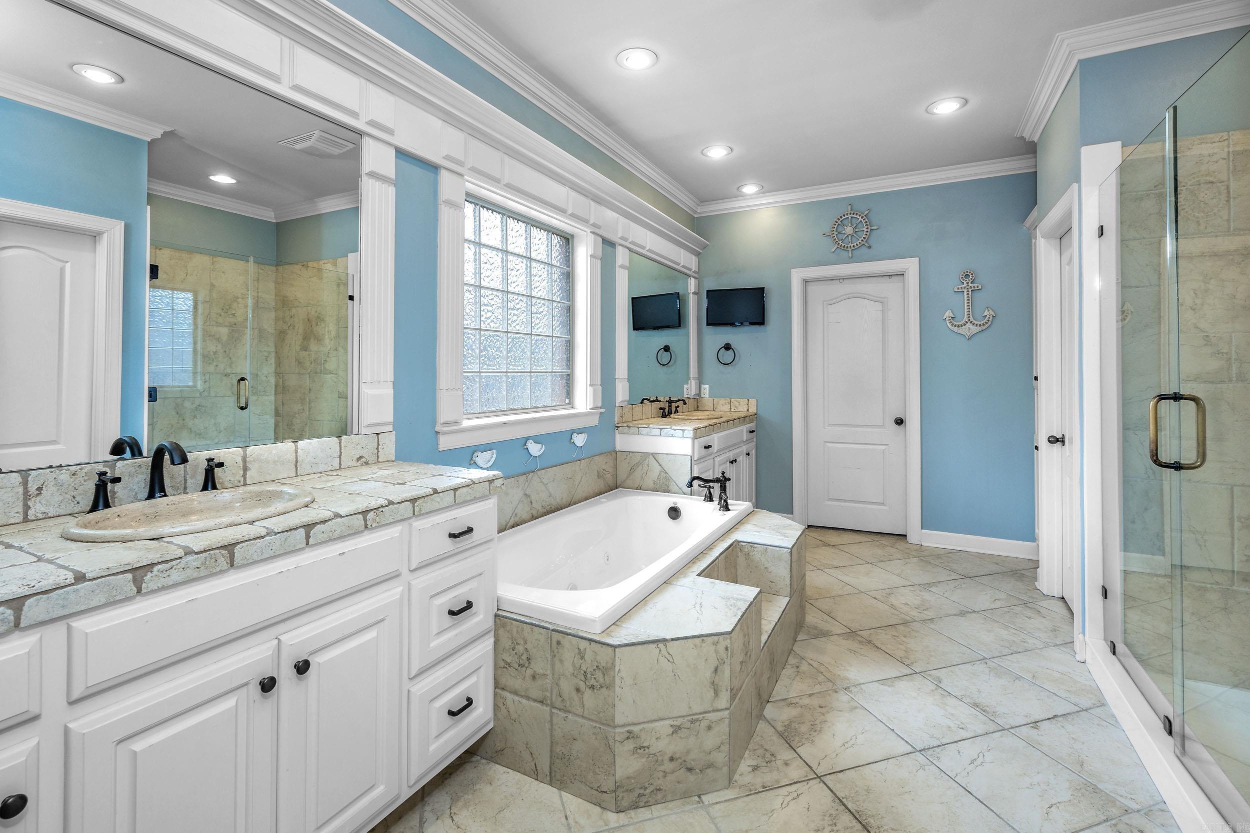 WOODLANDS EDGE - Residential