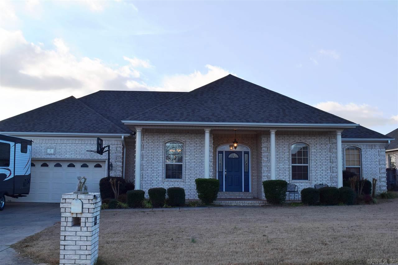 Great neighborhood, great floor plan, great schools -this beautiful brick one level has it all! 4 BR's w/ split mstr & 2 full BA's. Spacious &private mstr suite w/lux bath, & walk-in closet. Large GR w/ gas FP & access to covered patio w/ceiling fan. Inviting kitchen w/solid surface counters, glass cabinets, stainless fridge & DW, brkfst bar plus large eat-in area w/great natural light. Sep. formal DR & laundry rm. Generous closet/cabinet space. Panned ceiling in DR & master BR. Fully fenced, level backyd.