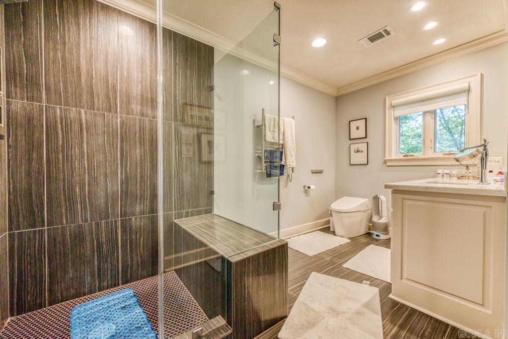 RIVER OAKS - Residential