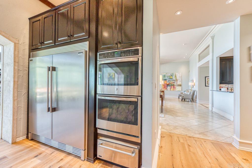 RIVER OAKS - Residential