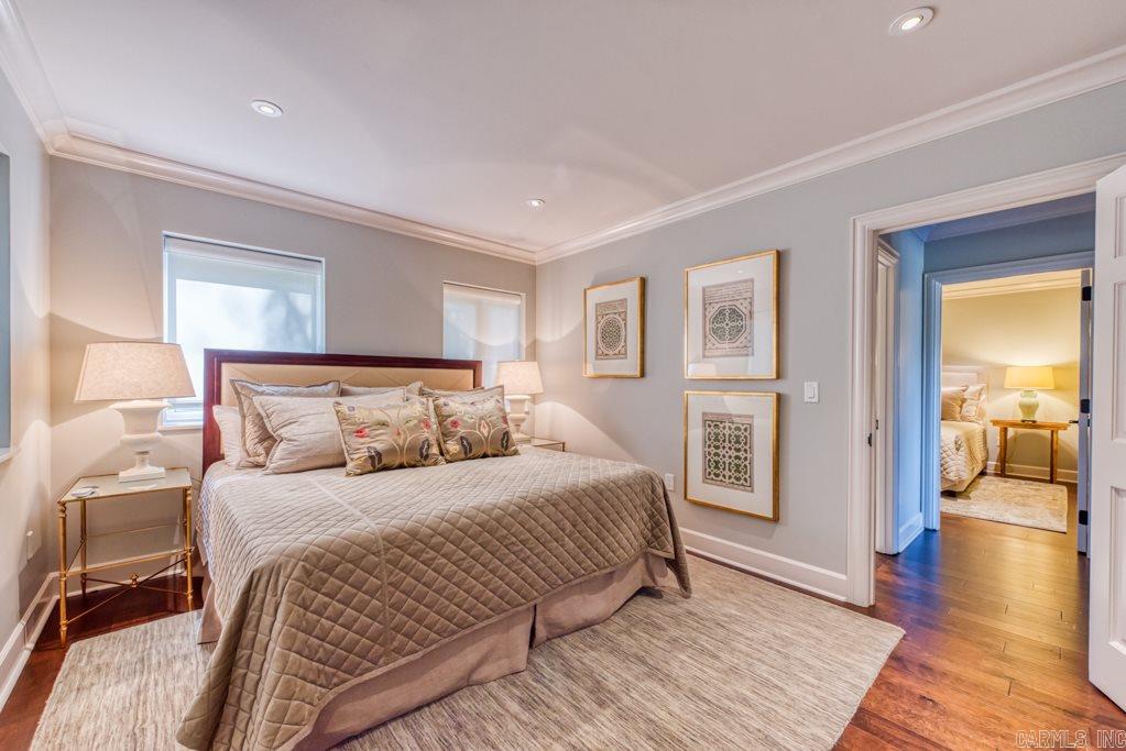 RIVER OAKS - Residential