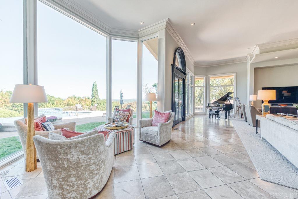 RIVER OAKS - Residential