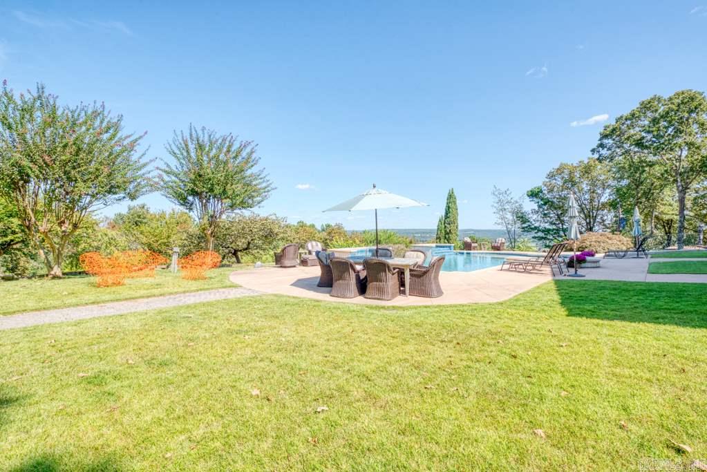 RIVER OAKS - Residential