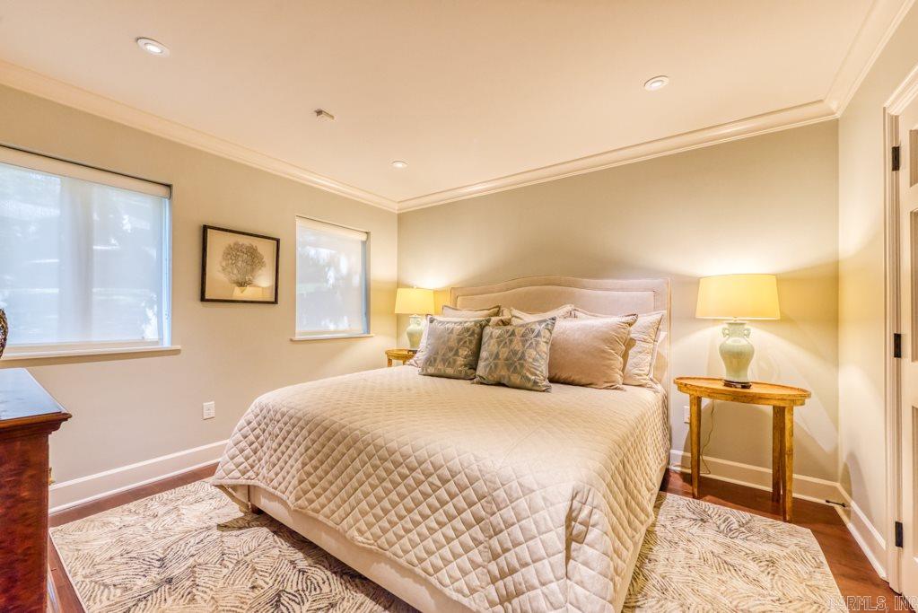 RIVER OAKS - Residential