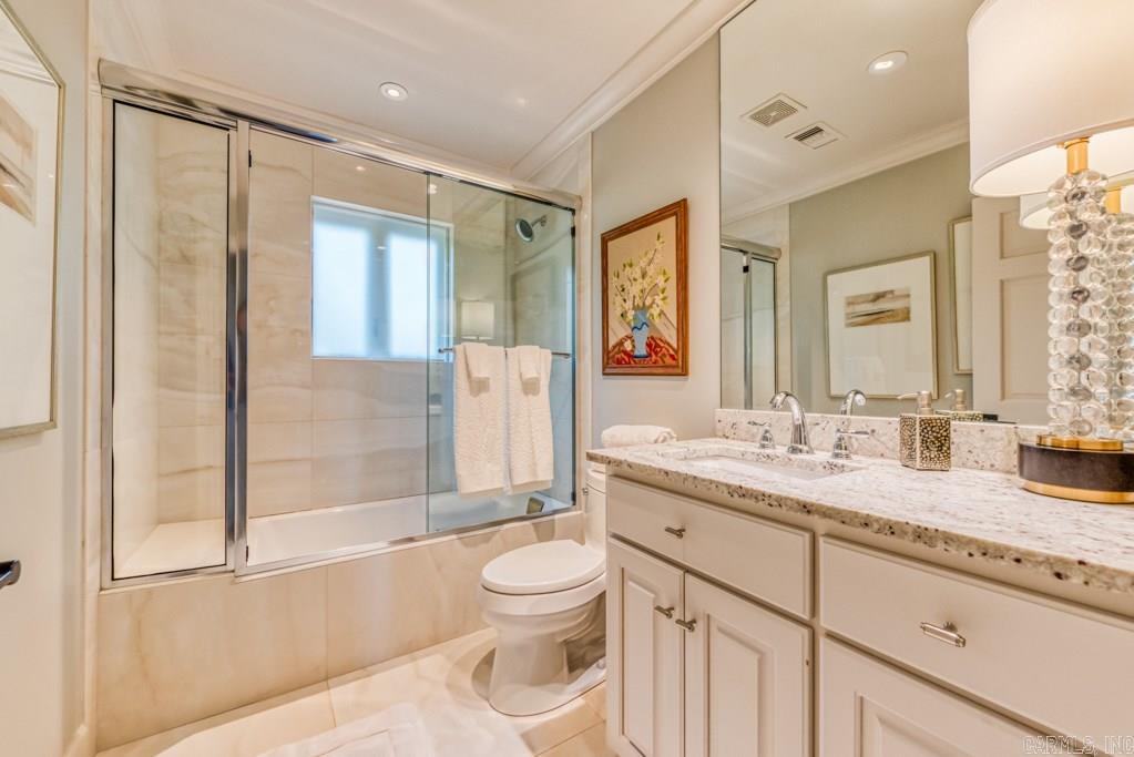 RIVER OAKS - Residential