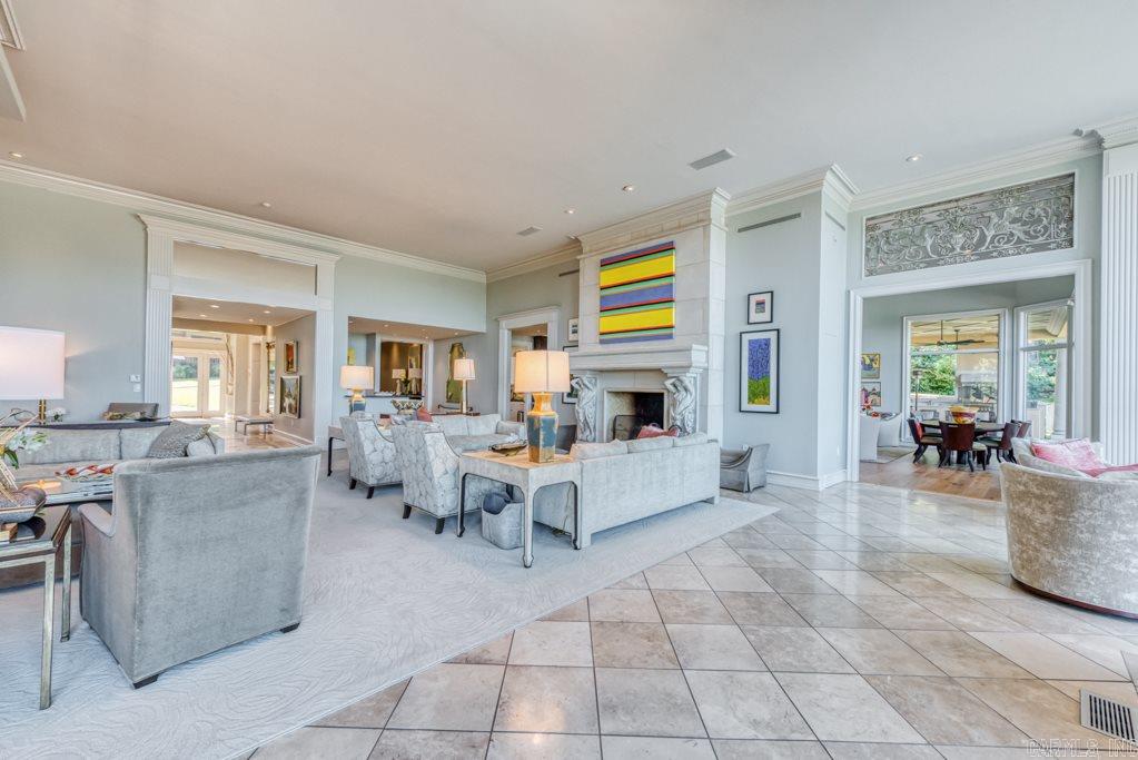 RIVER OAKS - Residential