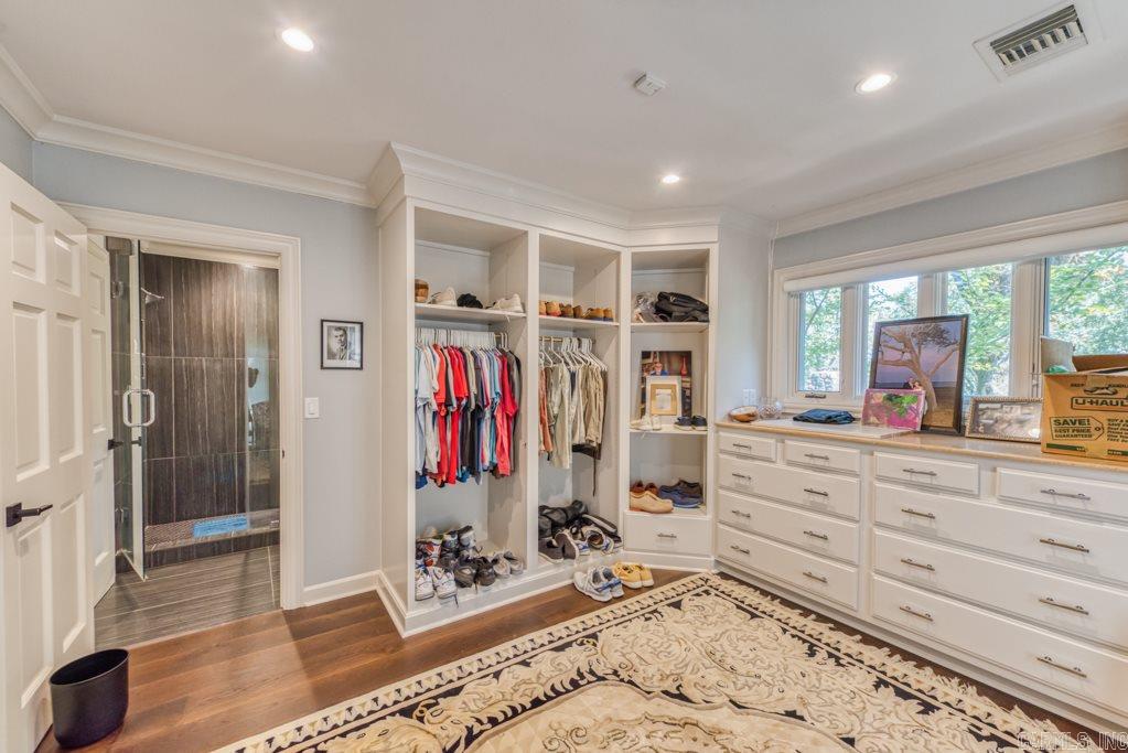 RIVER OAKS - Residential