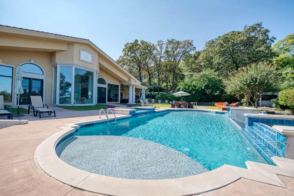 RIVER OAKS - Residential