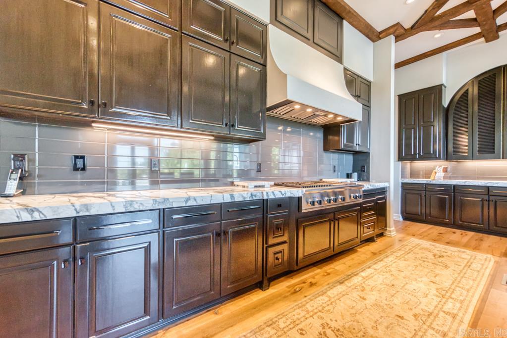 RIVER OAKS - Residential