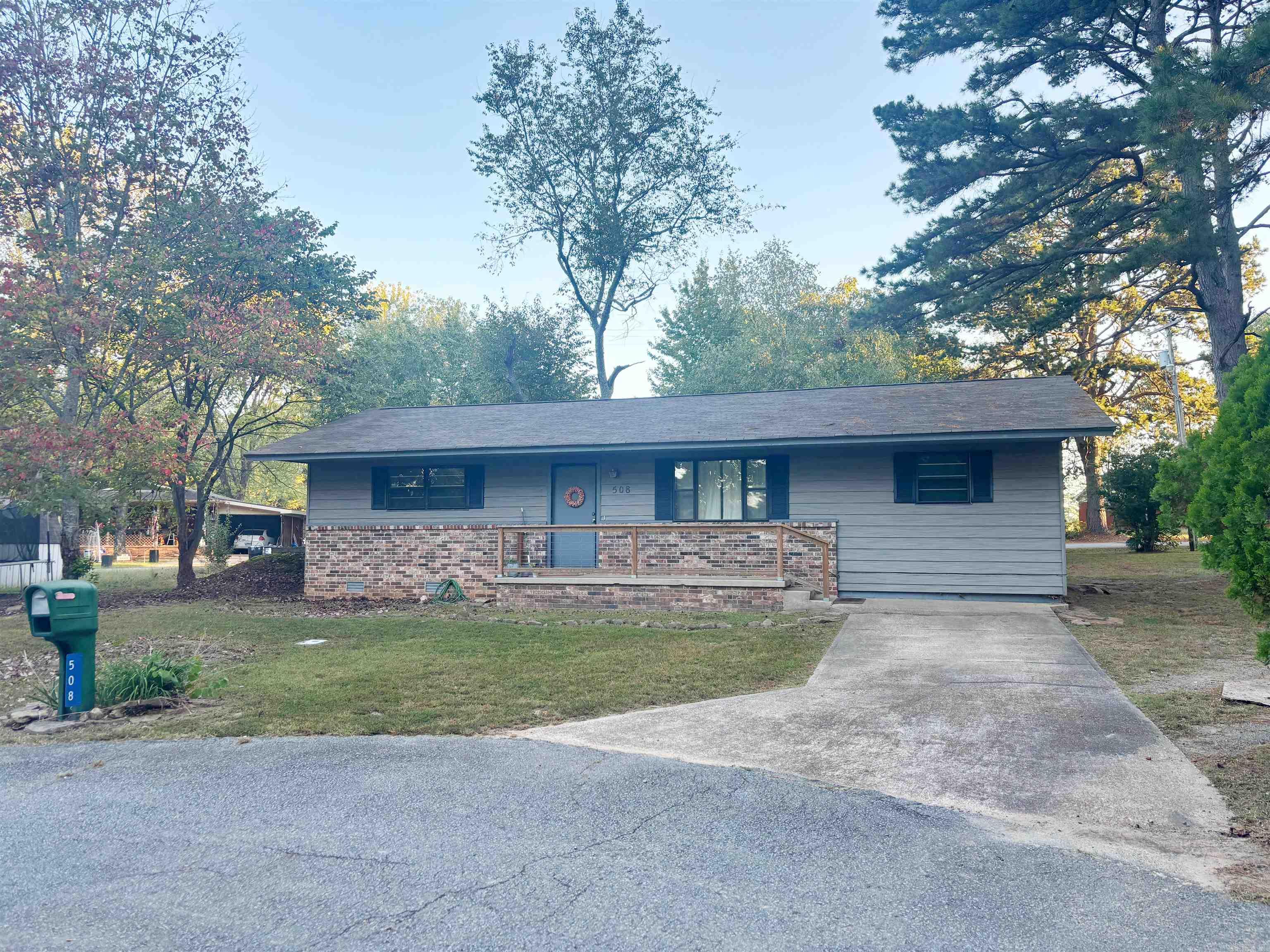 Pinto Knoll - Residential