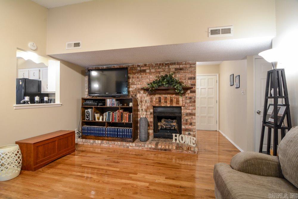 Del Tara - Residential