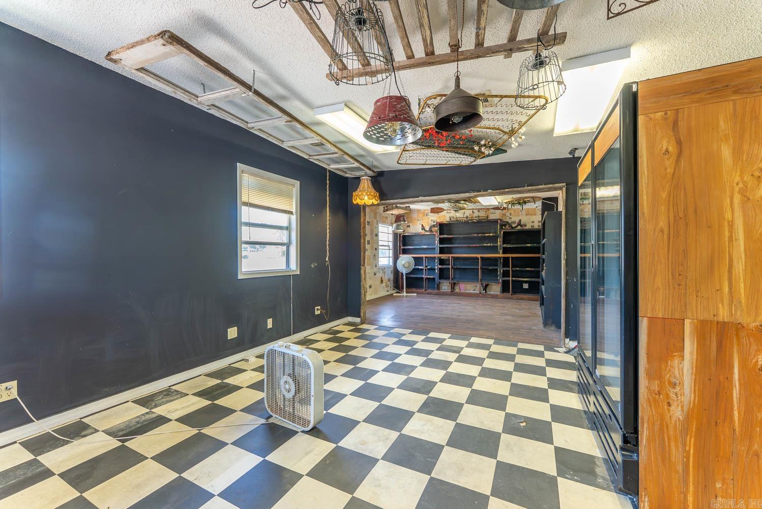 Mammoth Spring - Commercial Sale