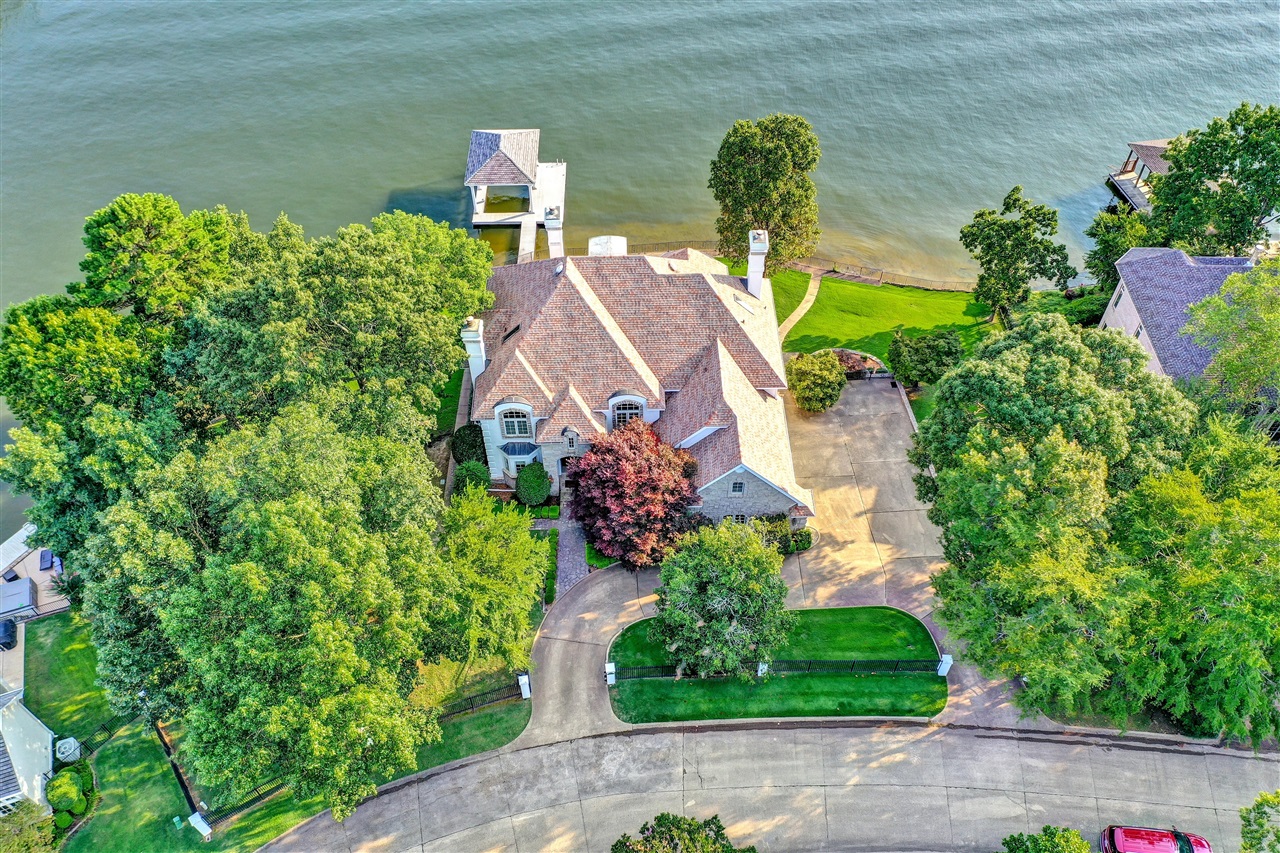 Driftwood Point - Residential
