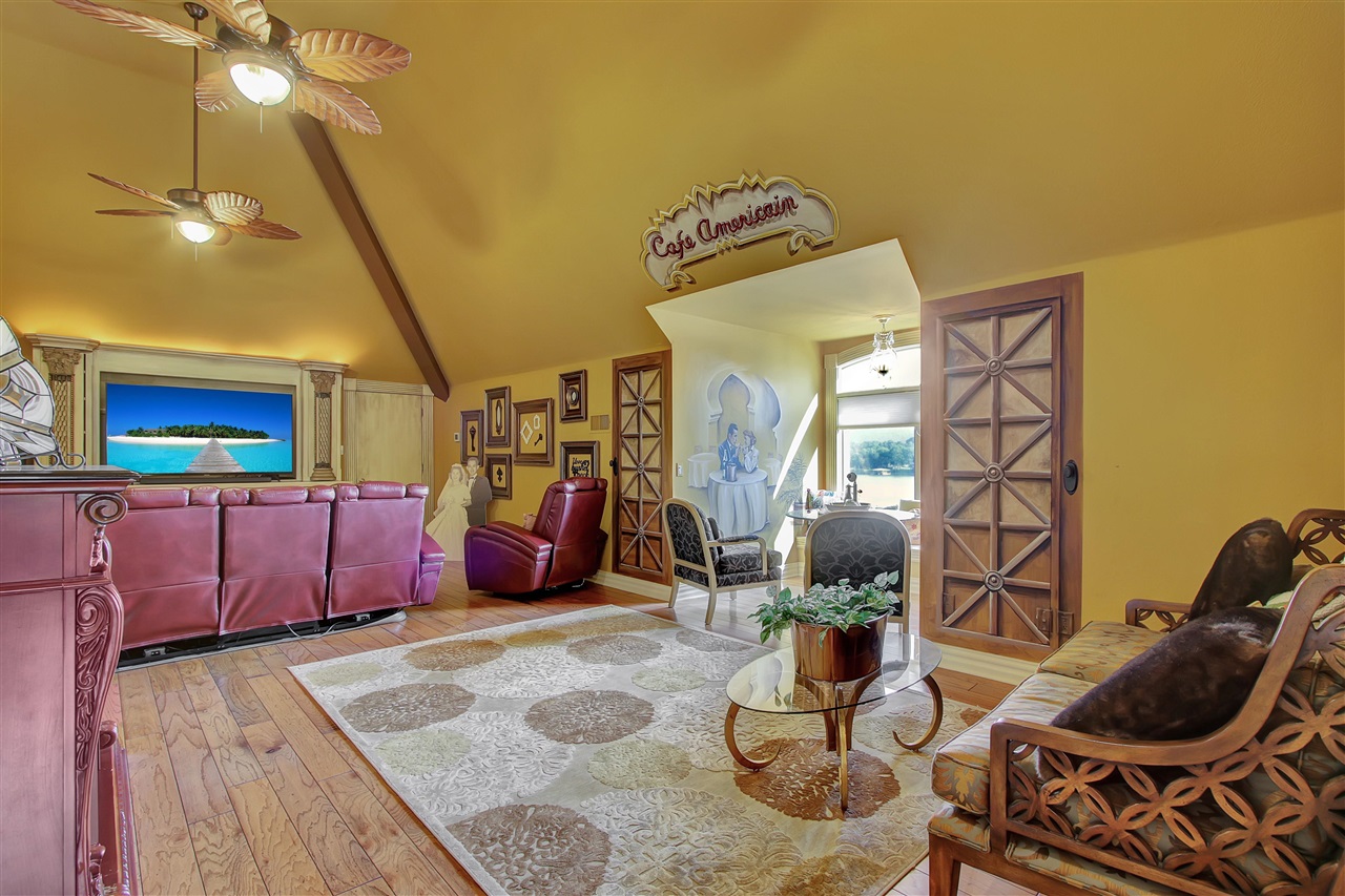 Driftwood Point - Residential