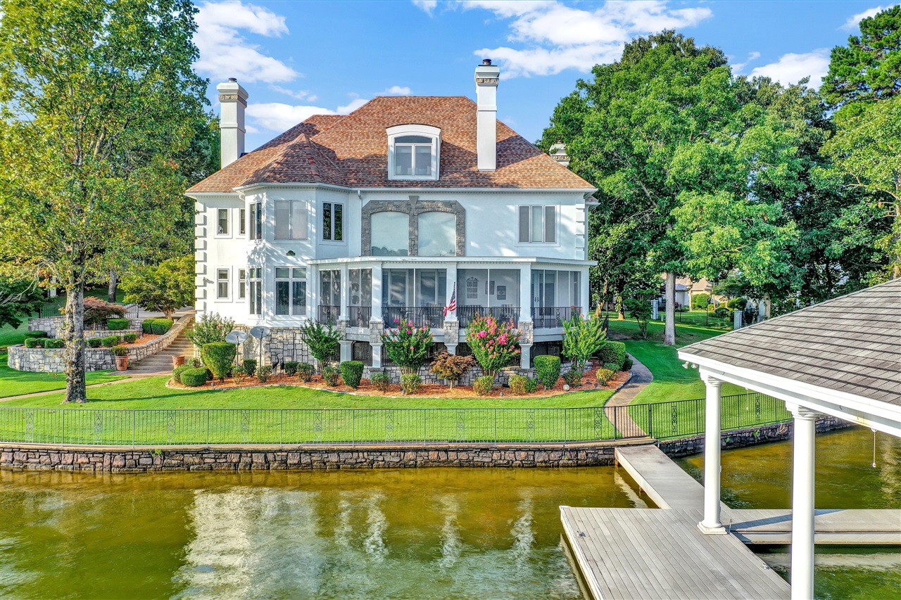 Driftwood Point - Residential