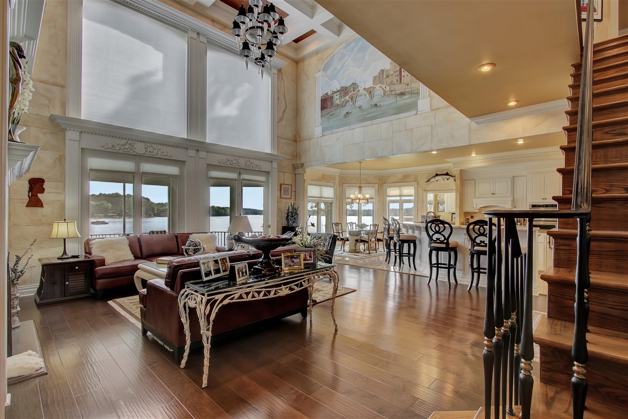 Driftwood Point - Residential