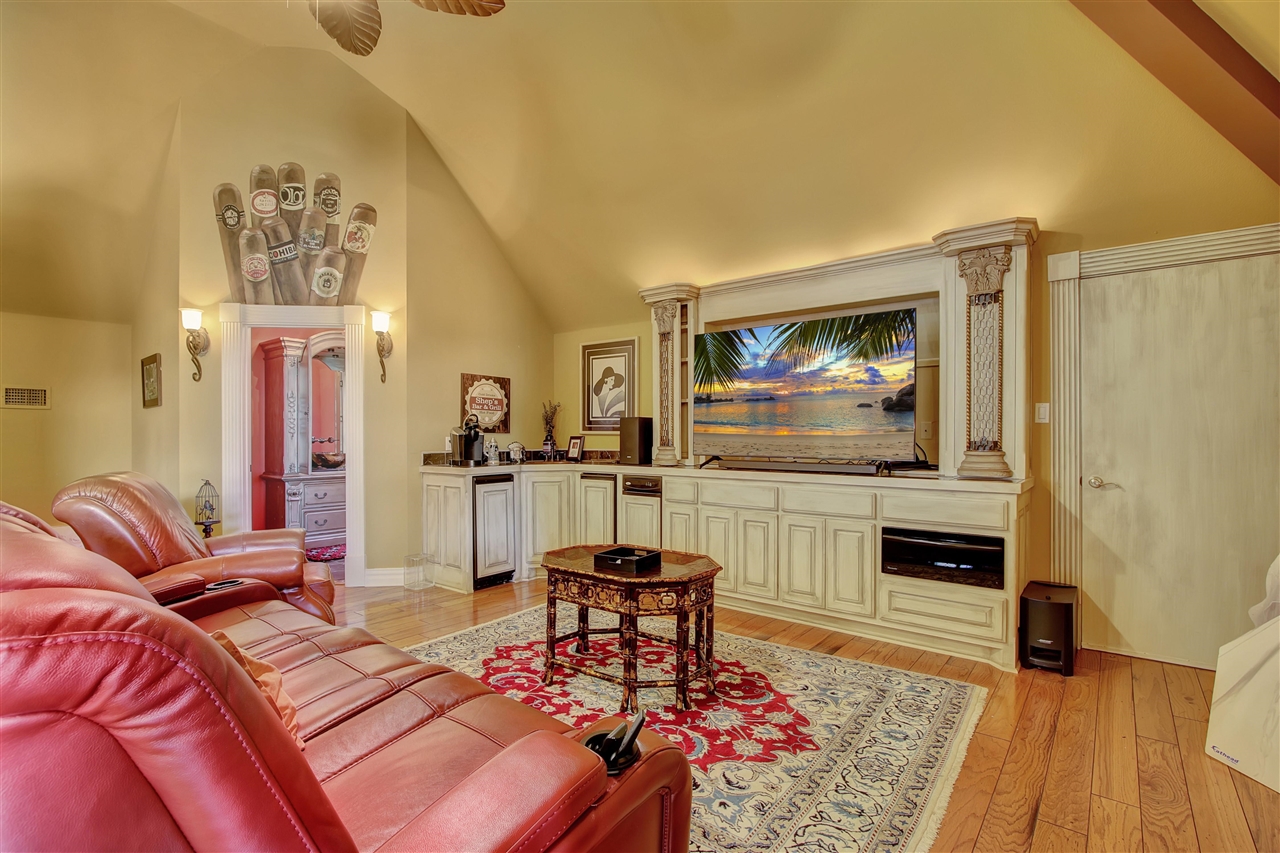 Driftwood Point - Residential