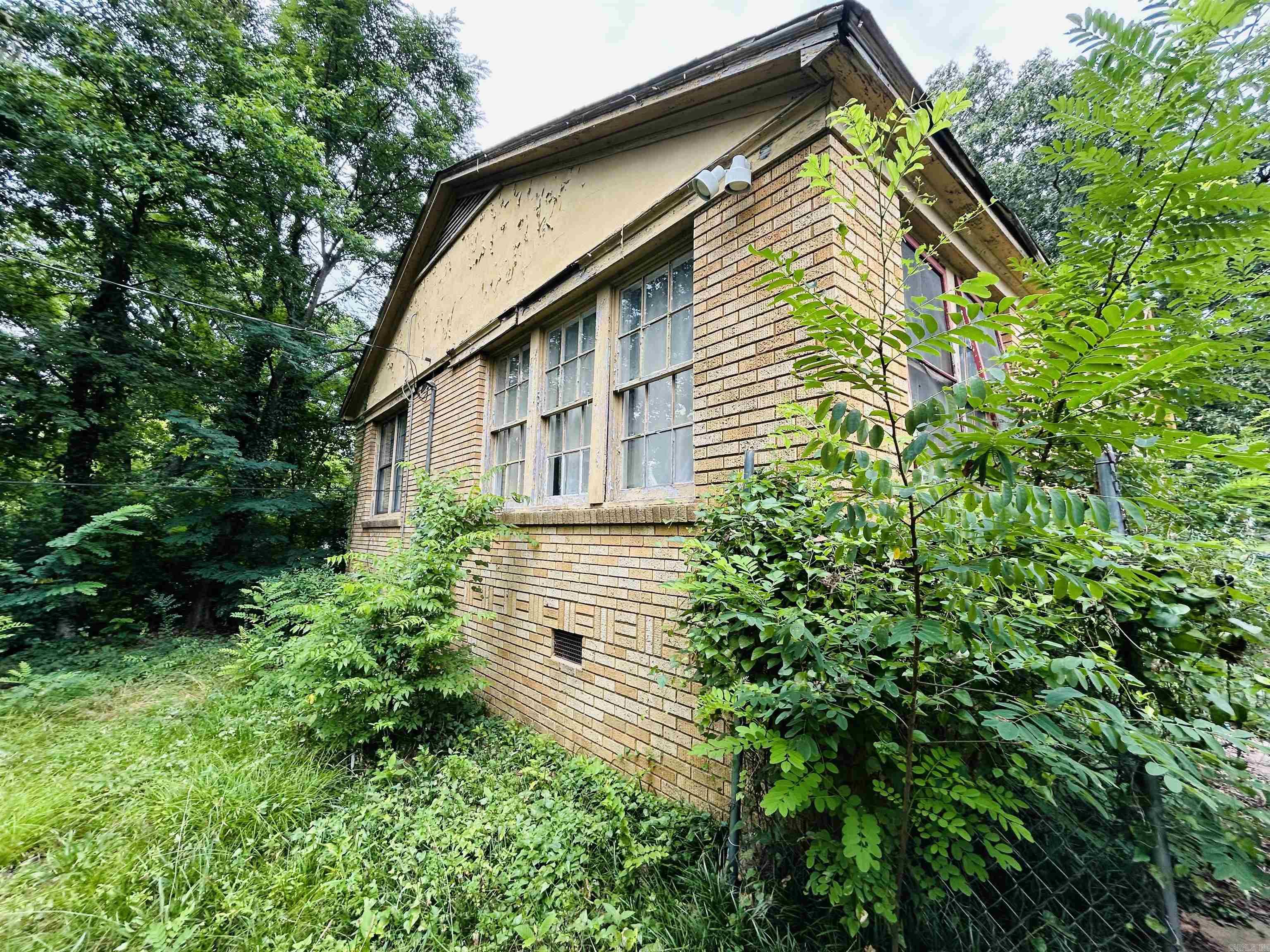 Weldon E Wrights - Residential