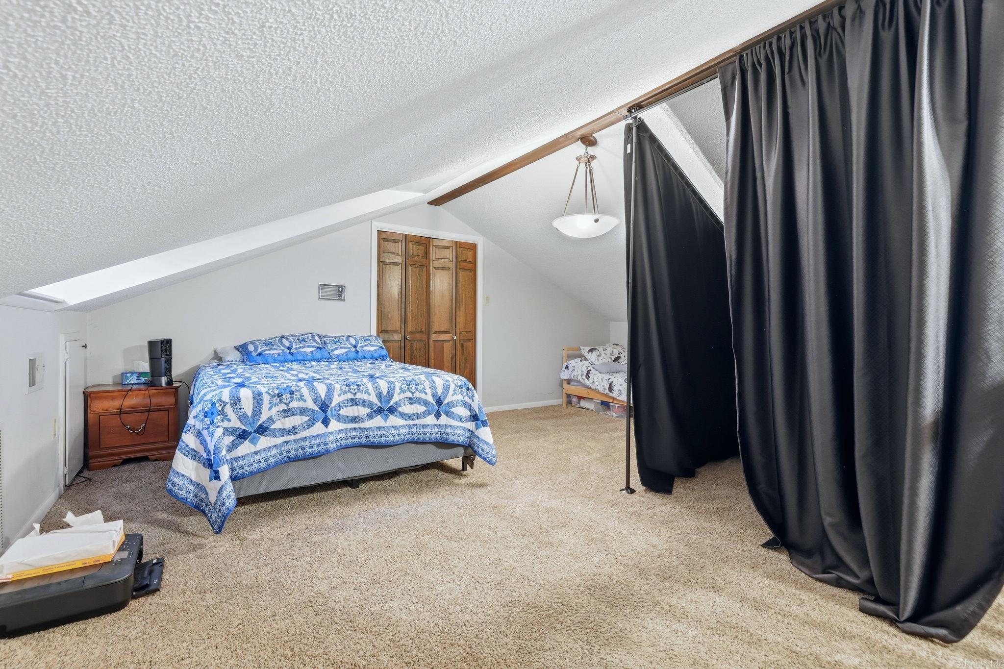 SMOKING OAKS ADD - Residential