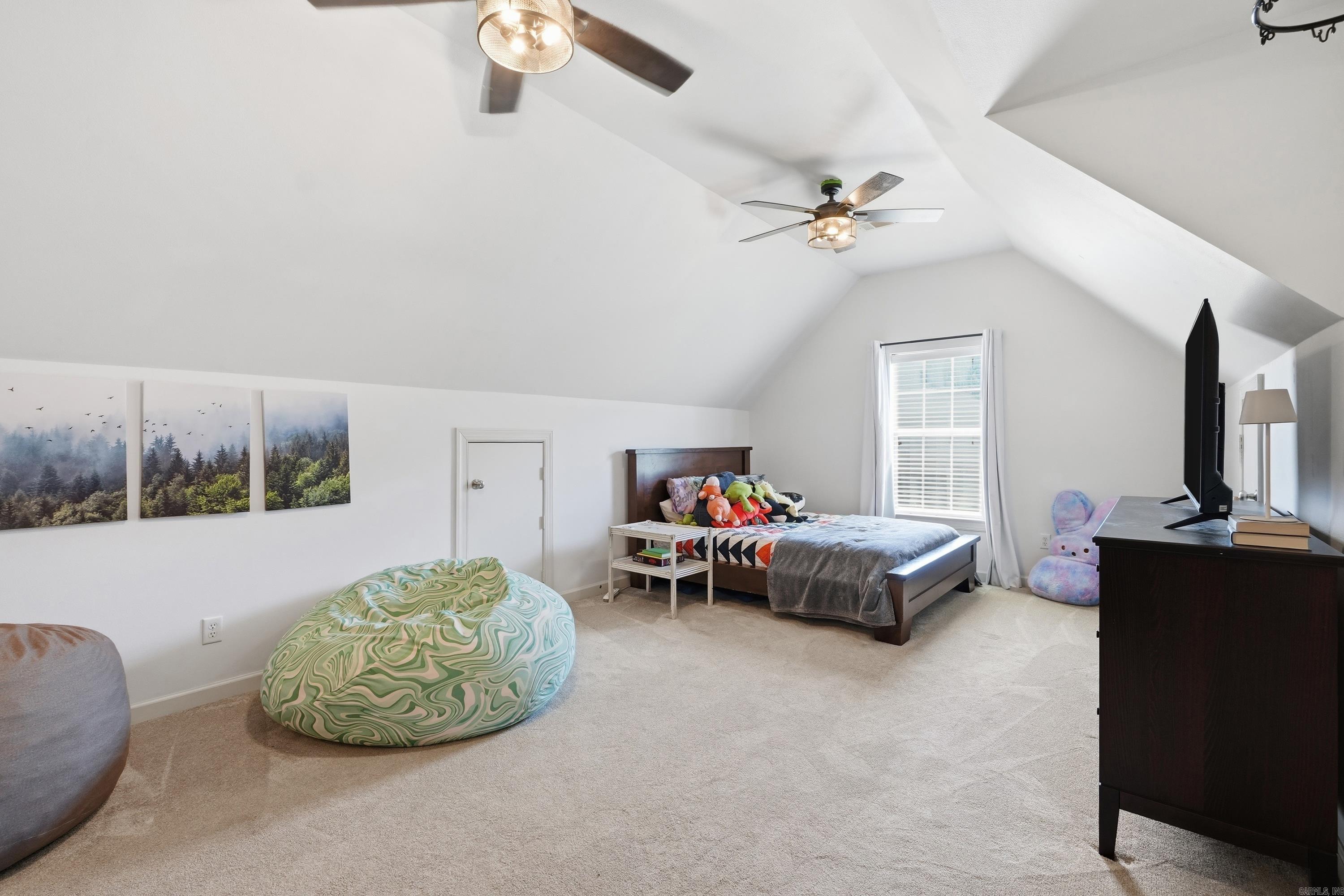 COUNTRY CLUB OF ARK THE - Residential