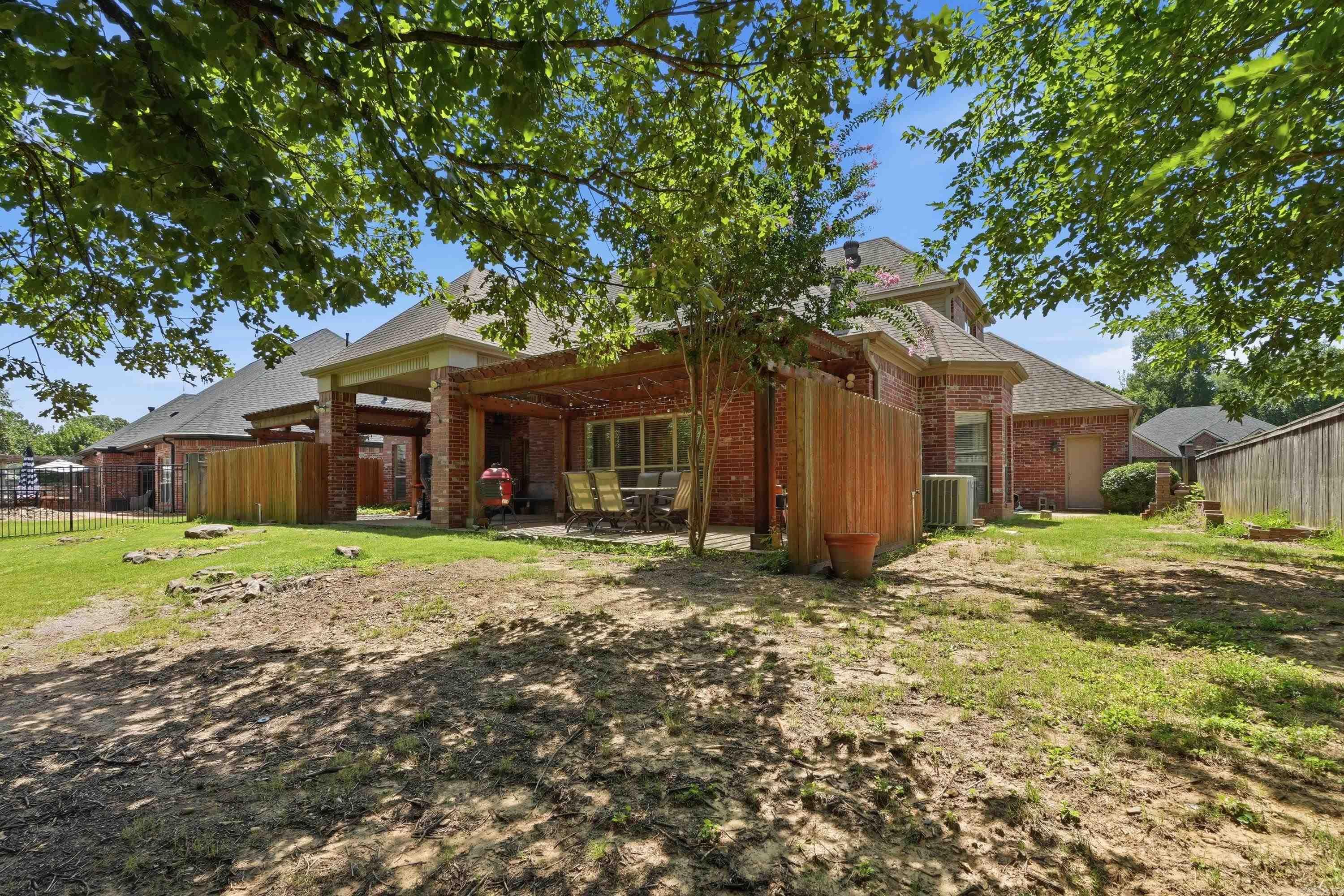 COUNTRY CLUB OF ARK THE - Residential