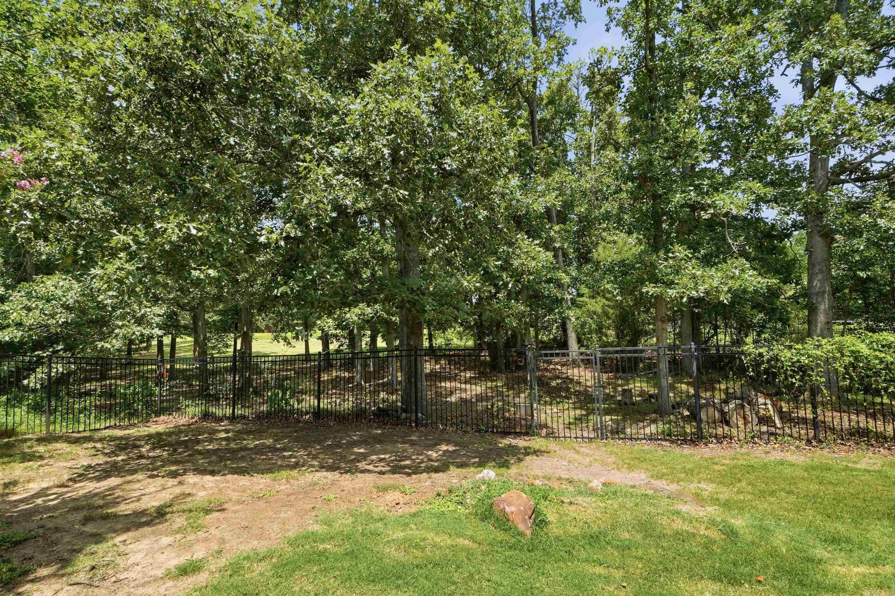 COUNTRY CLUB OF ARK THE - Residential