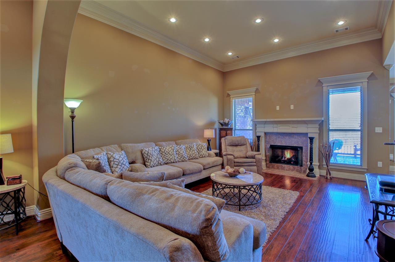 COUNTRY CLUB OF AR-QUARTERS ADDN - Residential