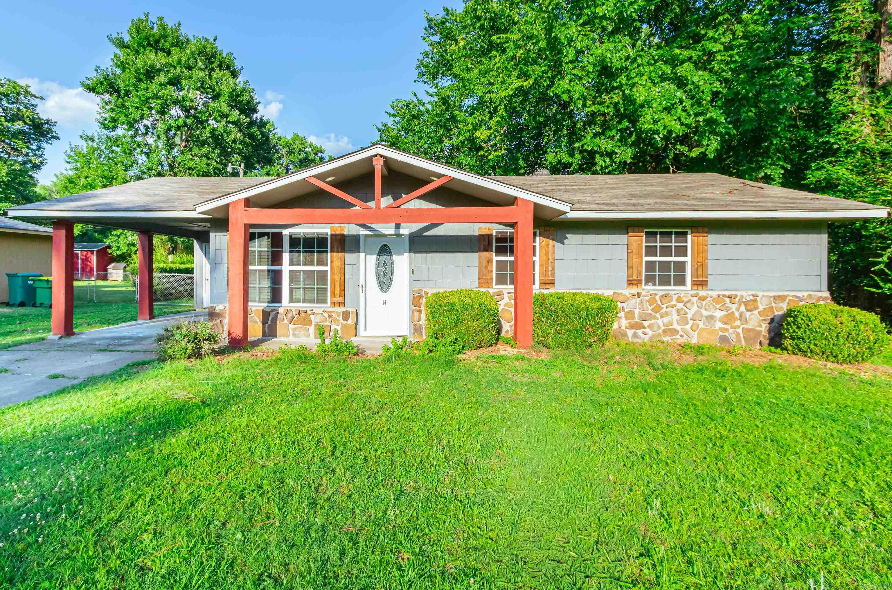 SUPER CUTE home located on a quiet street in Bamboo Village! This home features laminate flooring throughout, 3 ample sized bedrooms, 1 spacious bathroom with updated tub/shower combo, updated kitchen with a SS gas range, lovely laminate countertops, recessed lighting, additional cabinet space, and built-in SS wine cooler. It offers an open eat-in kitchen and walk-in laundry room equipped with the washer and dryer that conveys! The backyard is fully fenced, large and leveled. The seller is offering a $3,500.00 paint and upgrade allowance with an acceptable offer! You can choose your own colors, fixtures and bathroom vanity! Easy to show! Schedule your tour today!