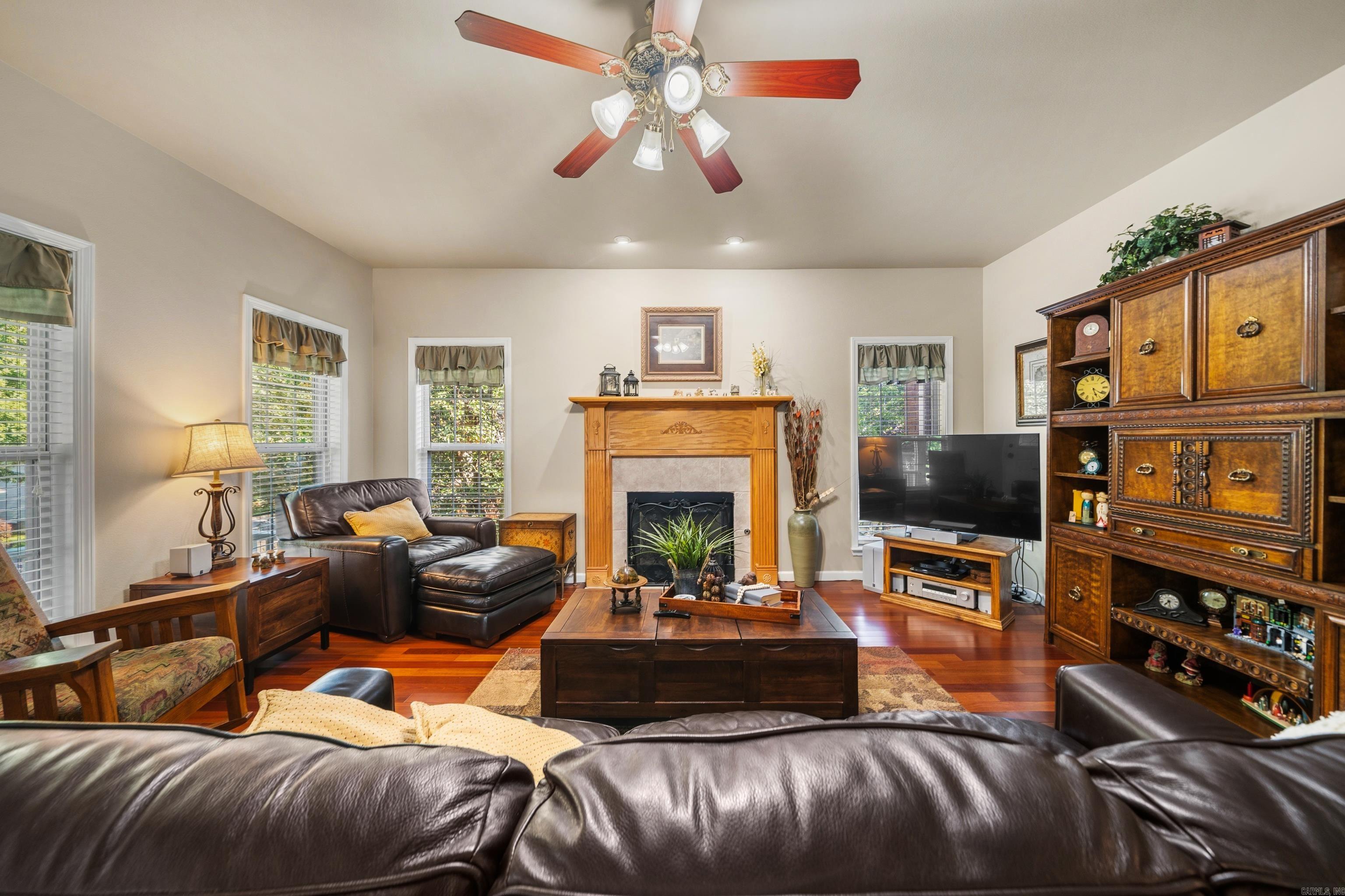 TOWNSQUARE - Residential