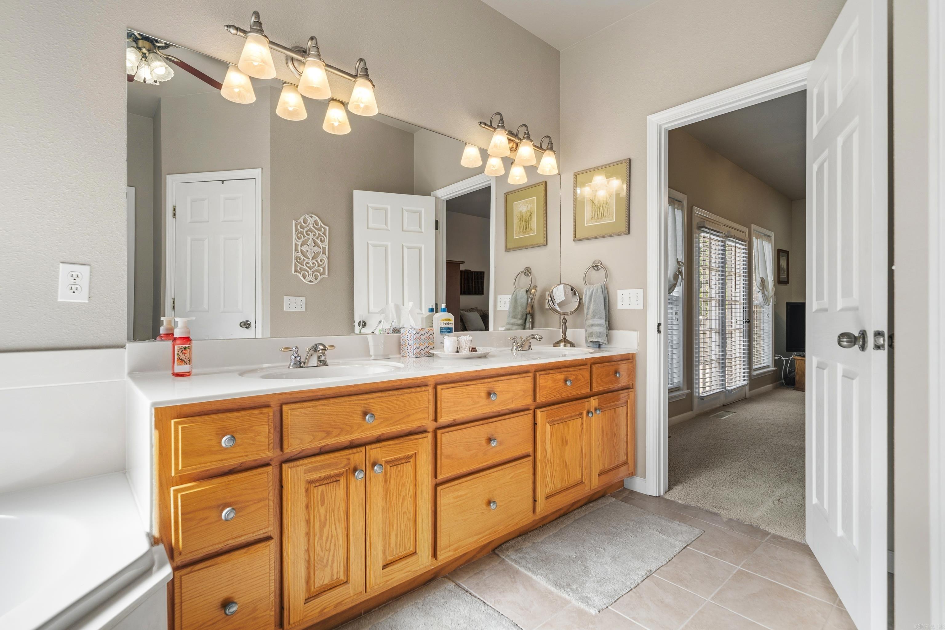 TOWNSQUARE - Residential