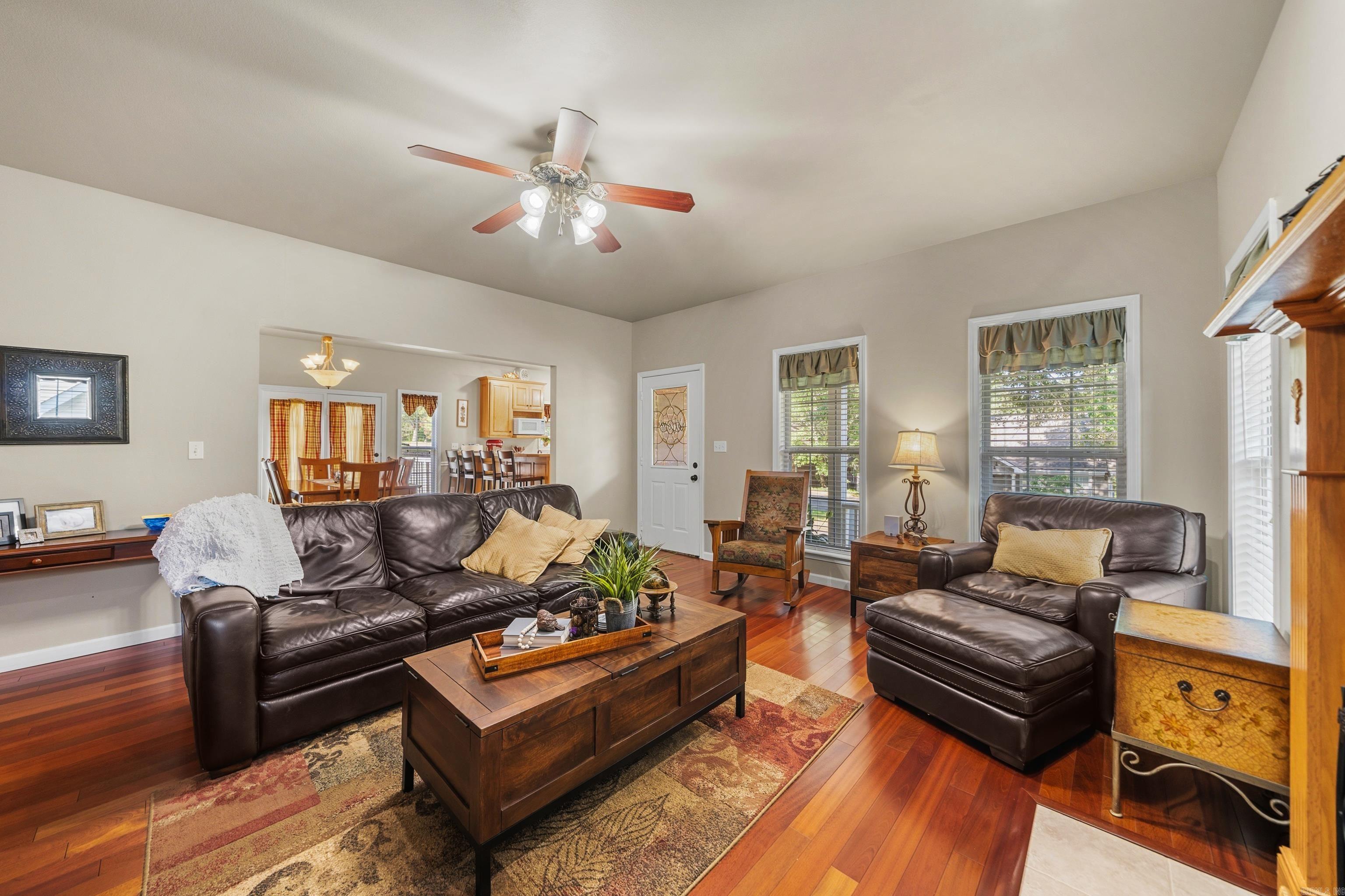 TOWNSQUARE - Residential