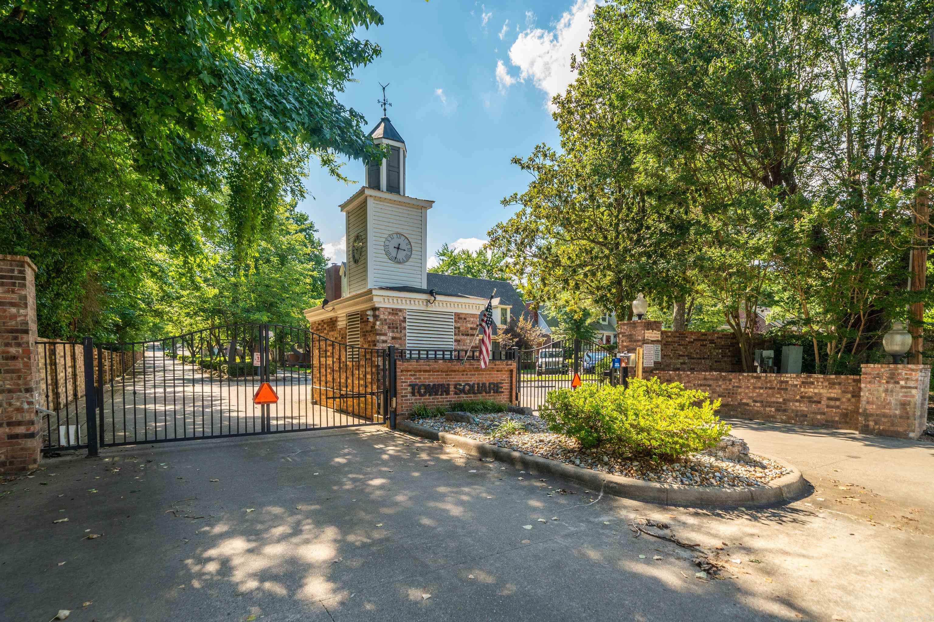 TOWNSQUARE - Residential