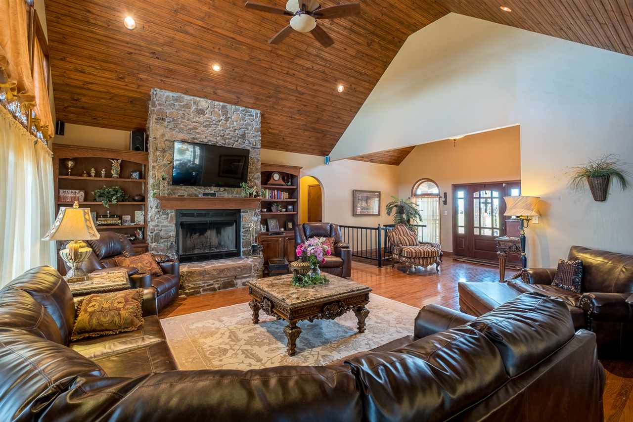 Eagle Nest - Residential