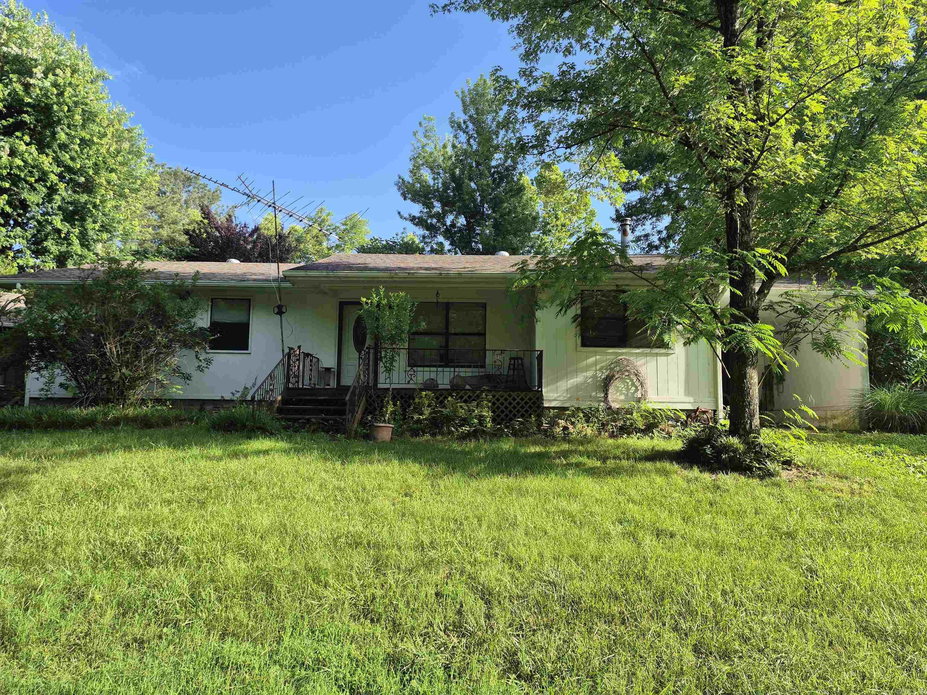 Nice 3 bed 1 bath home on approx 48 acres