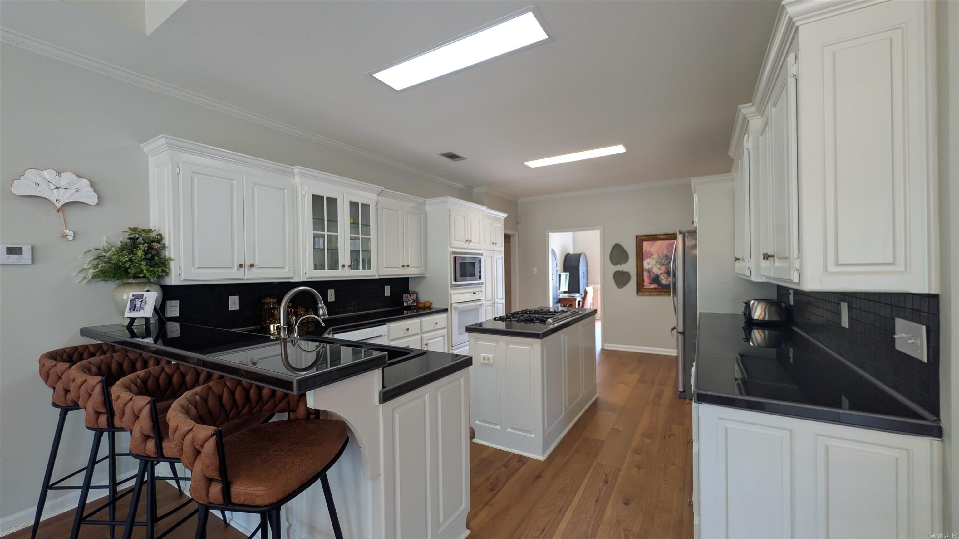 COUNTRY CLUB OF ARK THE - Residential