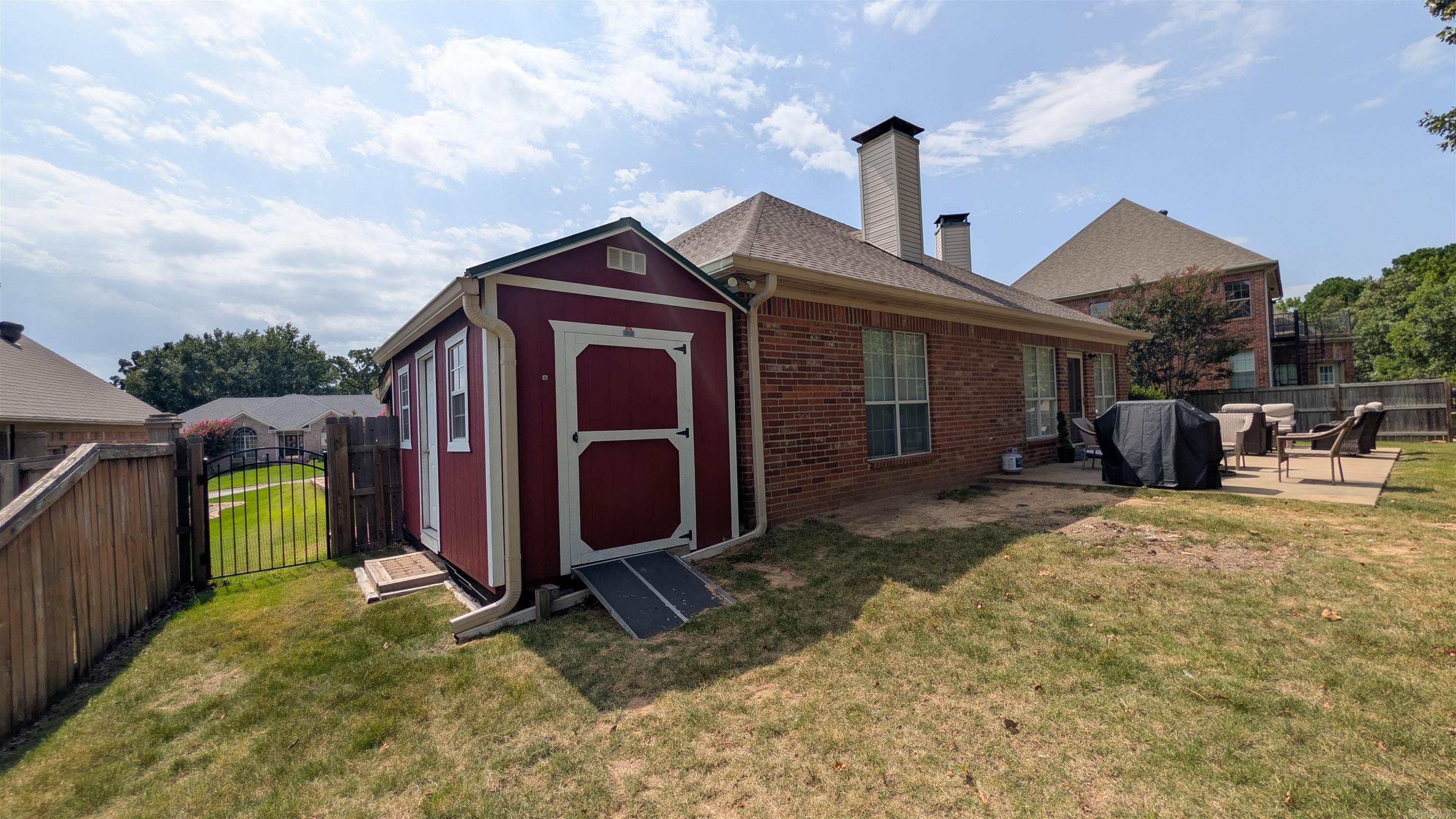 COUNTRY CLUB OF ARK THE - Residential